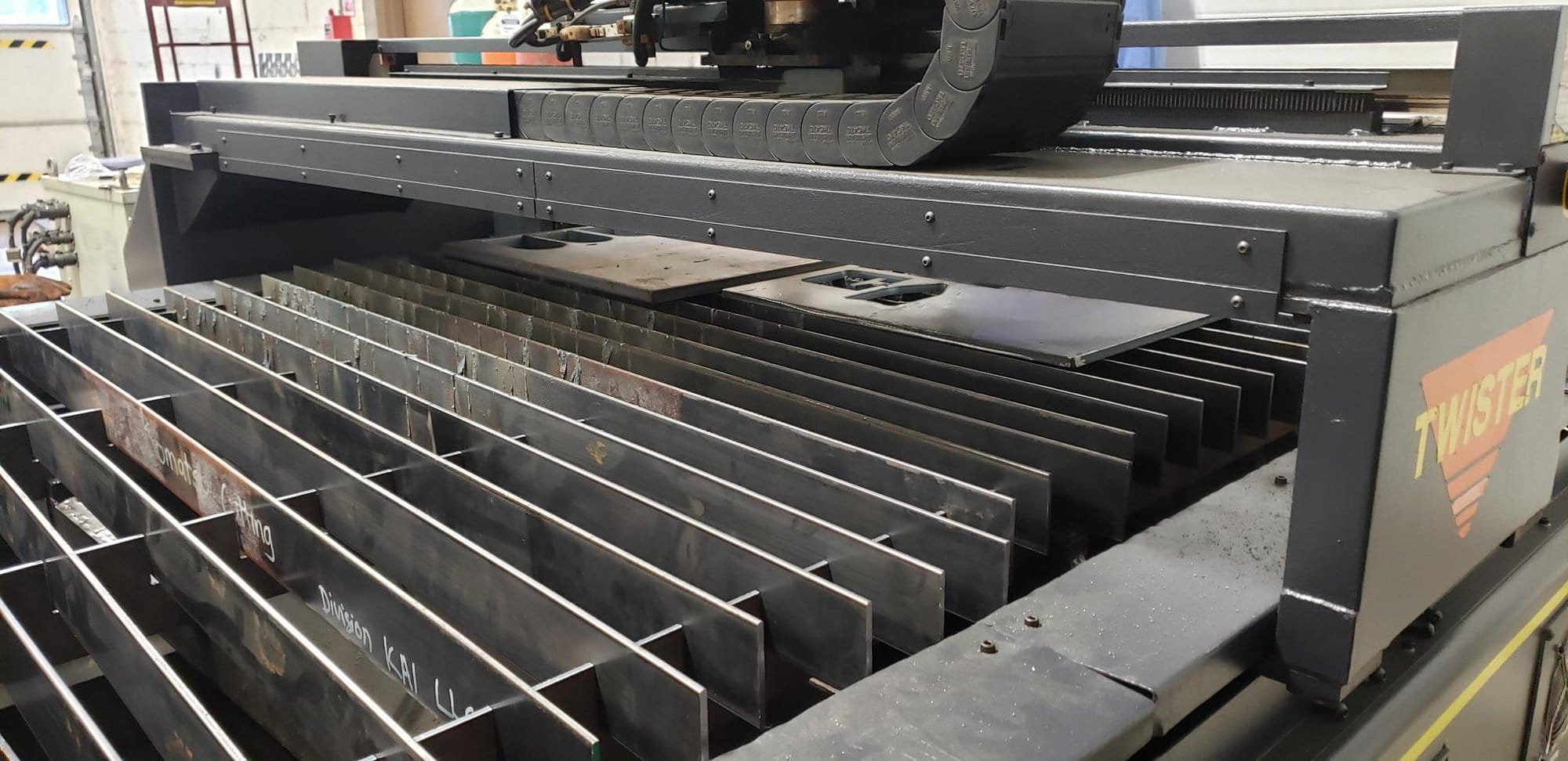 5'x10' Komatsu TFP3051 FAB Plasma, 2006 - Image 8
