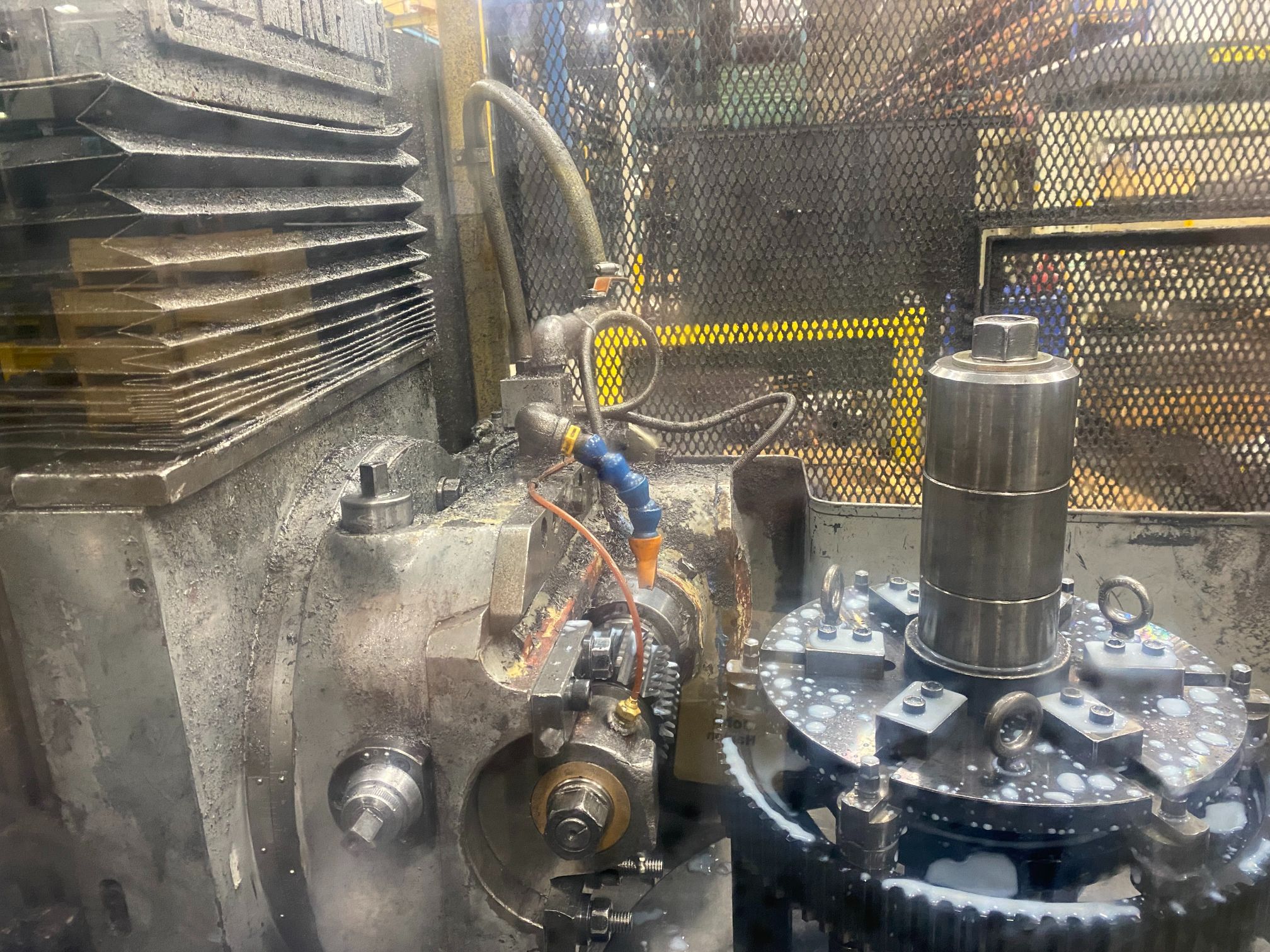 Jeil JDP-2 Automatic Gear Hobbing Machine, 2001 - 26" Diameter - Under Power, Mitutoyo DRO - Image 5