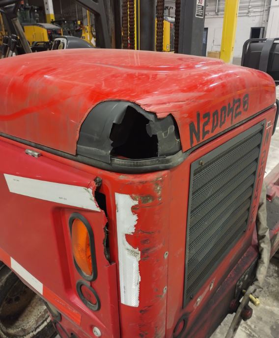 5,500 LB Capacity Moffett M55 Diesel Forklift, 2014 - 1930 Hours - Image 4
