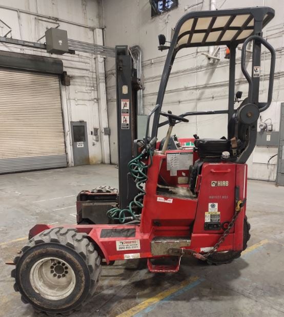 5,500 LB Capacity Moffett M55 Diesel Forklift, 2014 - 1957 Hours - Image 5