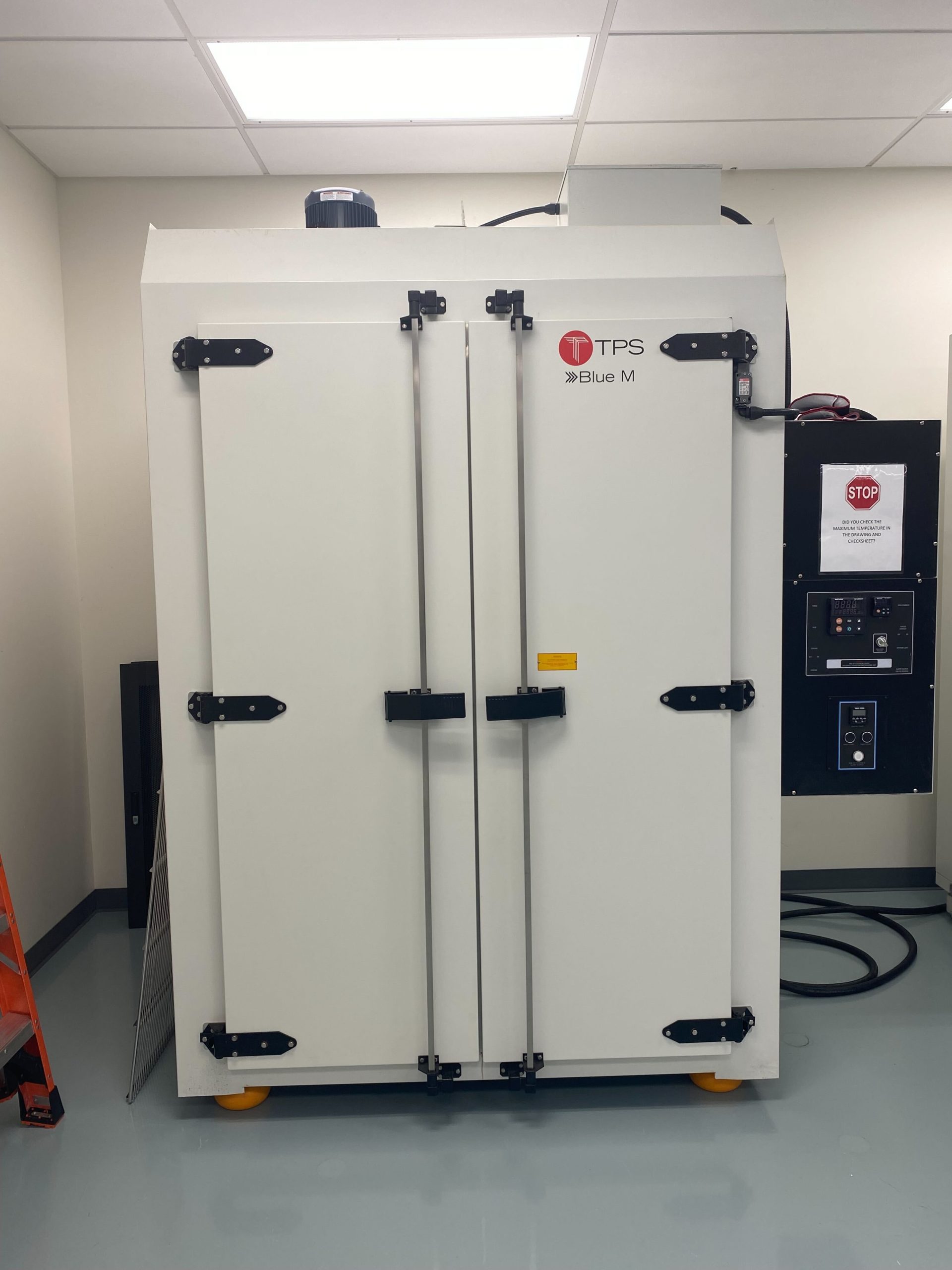 TPS Blue M DCW-966-G-PM Electric Inert Gas Batch Oven, 2013 - Only Used Once, Welded Liner