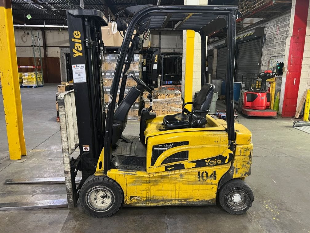 4,000 Lbs Yale ERP040VFN36TE082 Electric Sit Down Forklift, 2013