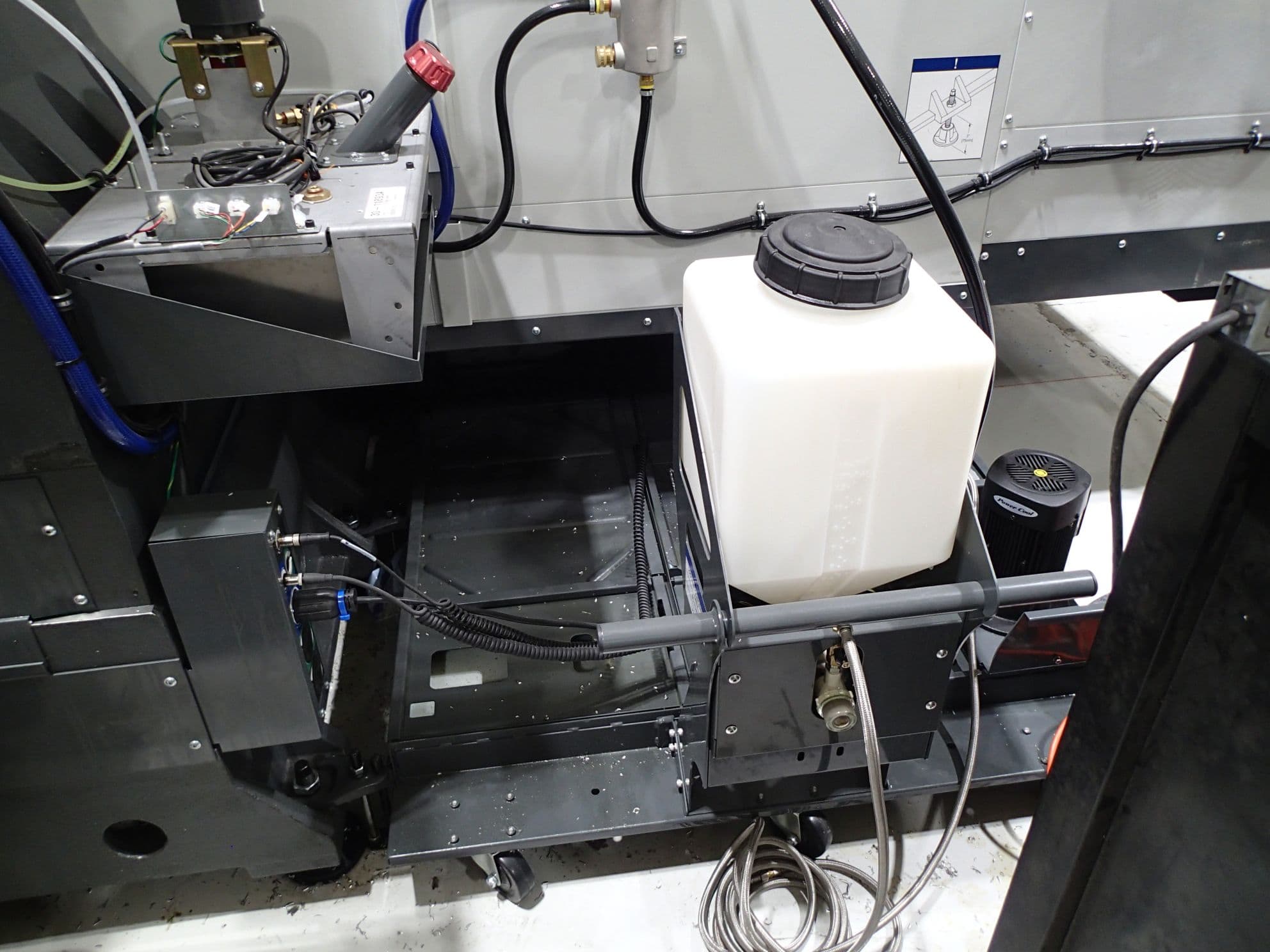 Haas VR-11 VMC, 2022 - 5 Axis, 20,000 RPM, Rigid Tapping, Chip Auger - Image 3