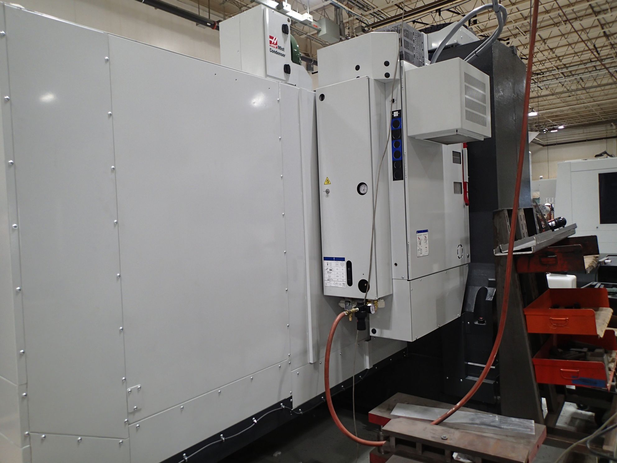 Haas VR-11 VMC, 2022 - 5 Axis, 20,000 RPM, Rigid Tapping, Chip Auger - Image 5