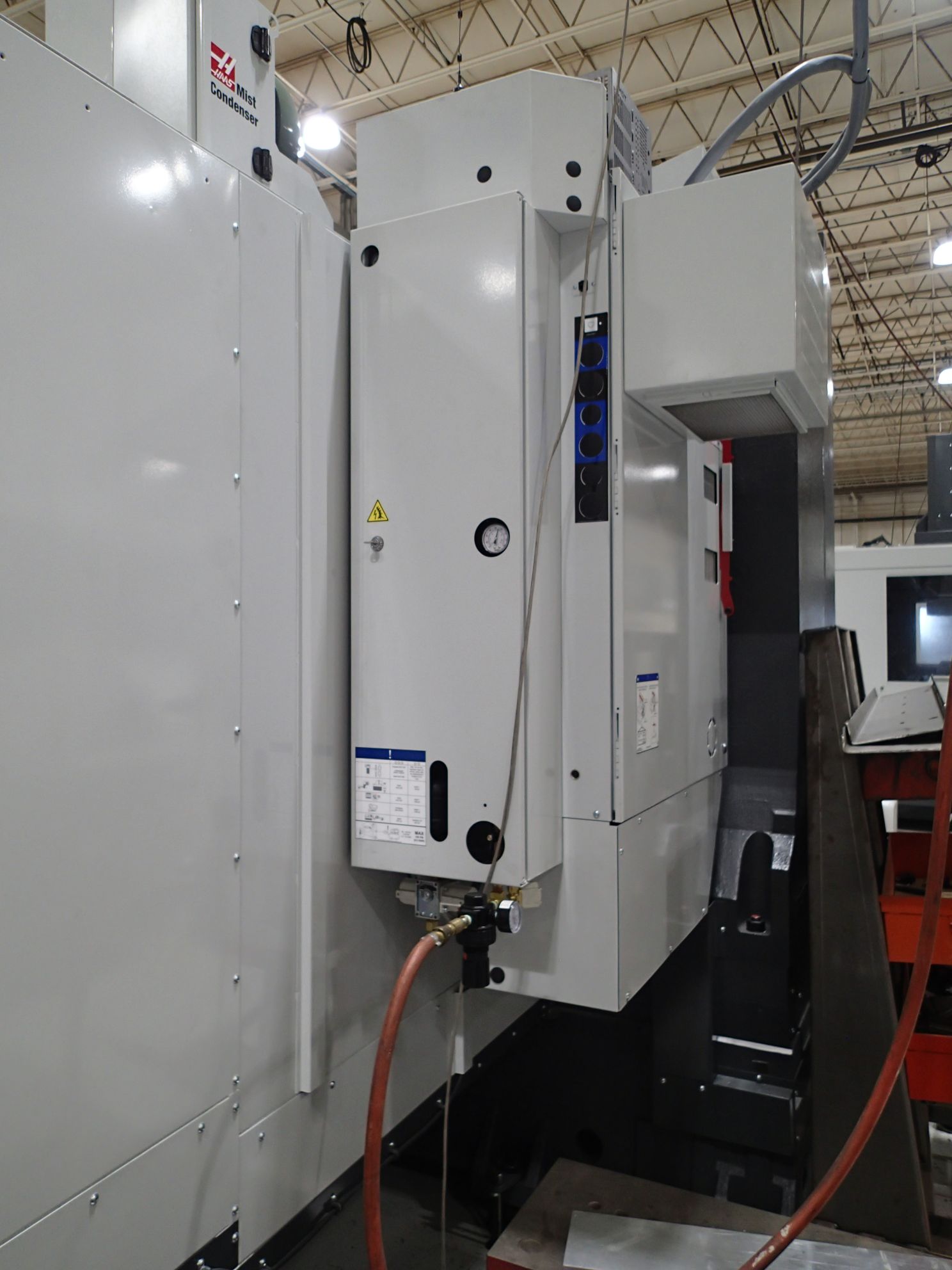 Haas VR-11 VMC, 2022 - 5 Axis, 20,000 RPM, Rigid Tapping, Chip Auger - Image 6