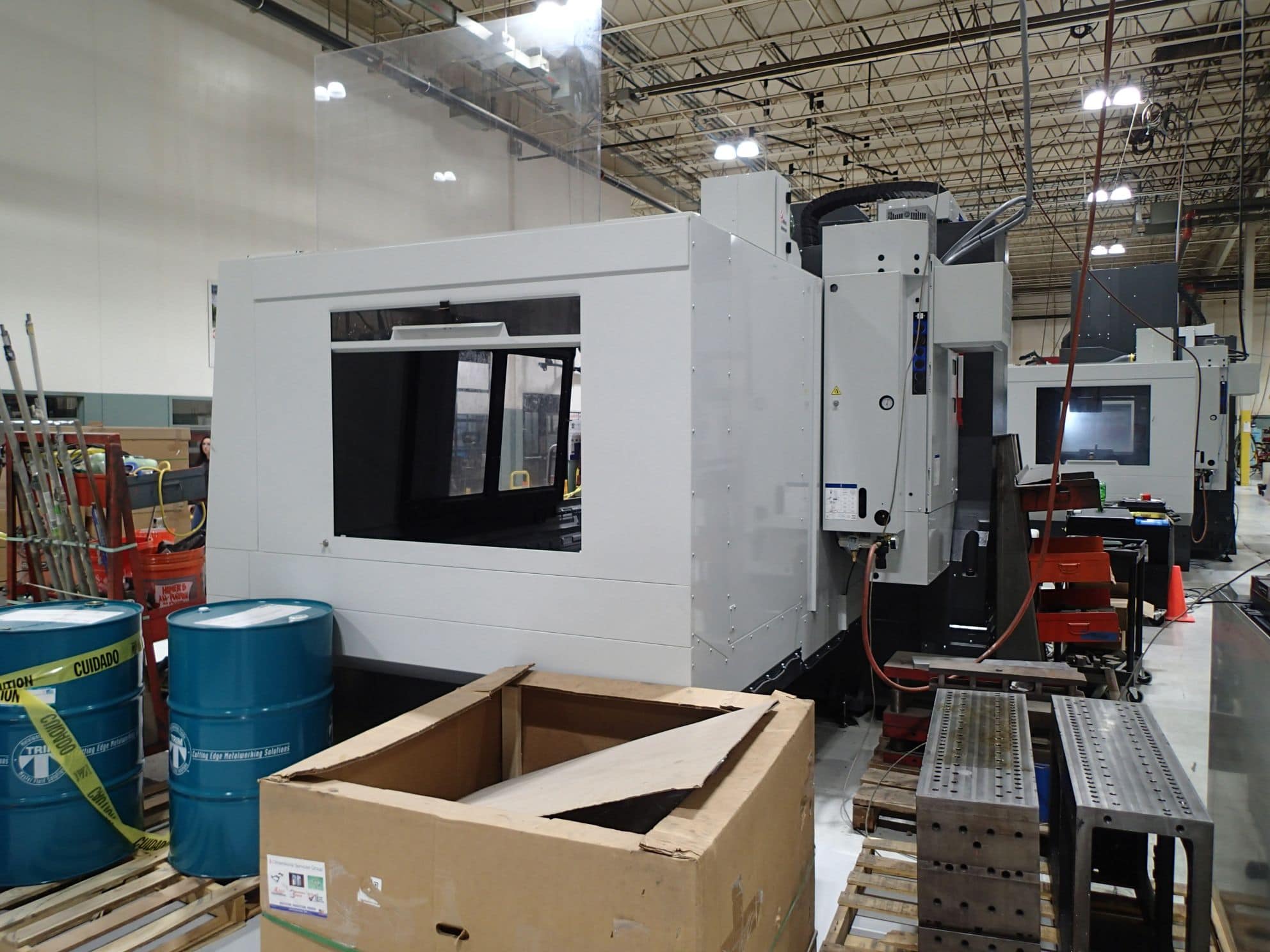 Haas VR-11 VMC, 2022 - 5 Axis, 20,000 RPM, Rigid Tapping, Chip Auger - Image 7