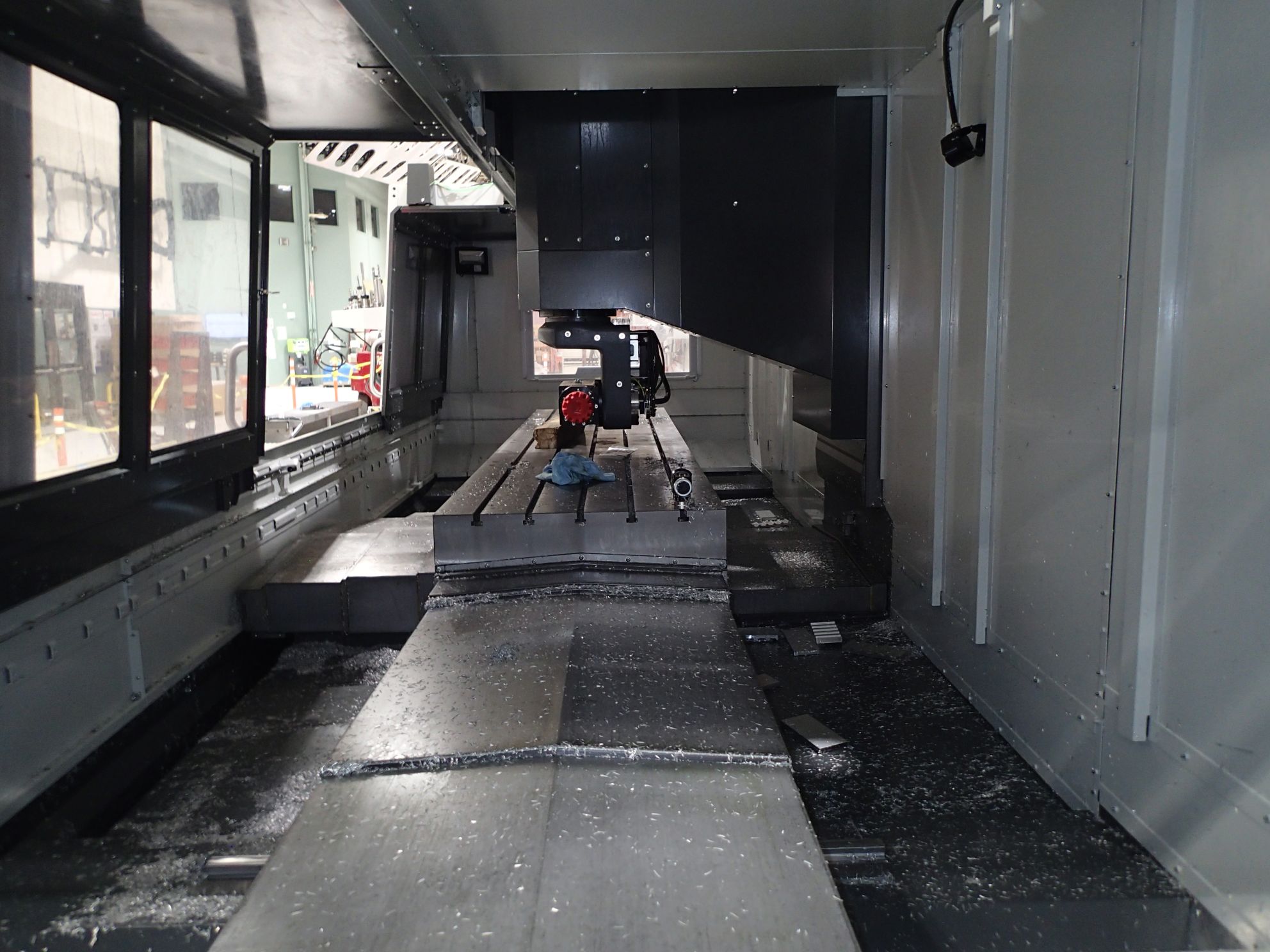 Haas VR-11 VMC, 2022 - 5 Axis, 20,000 RPM, Rigid Tapping, Chip Auger - Image 8