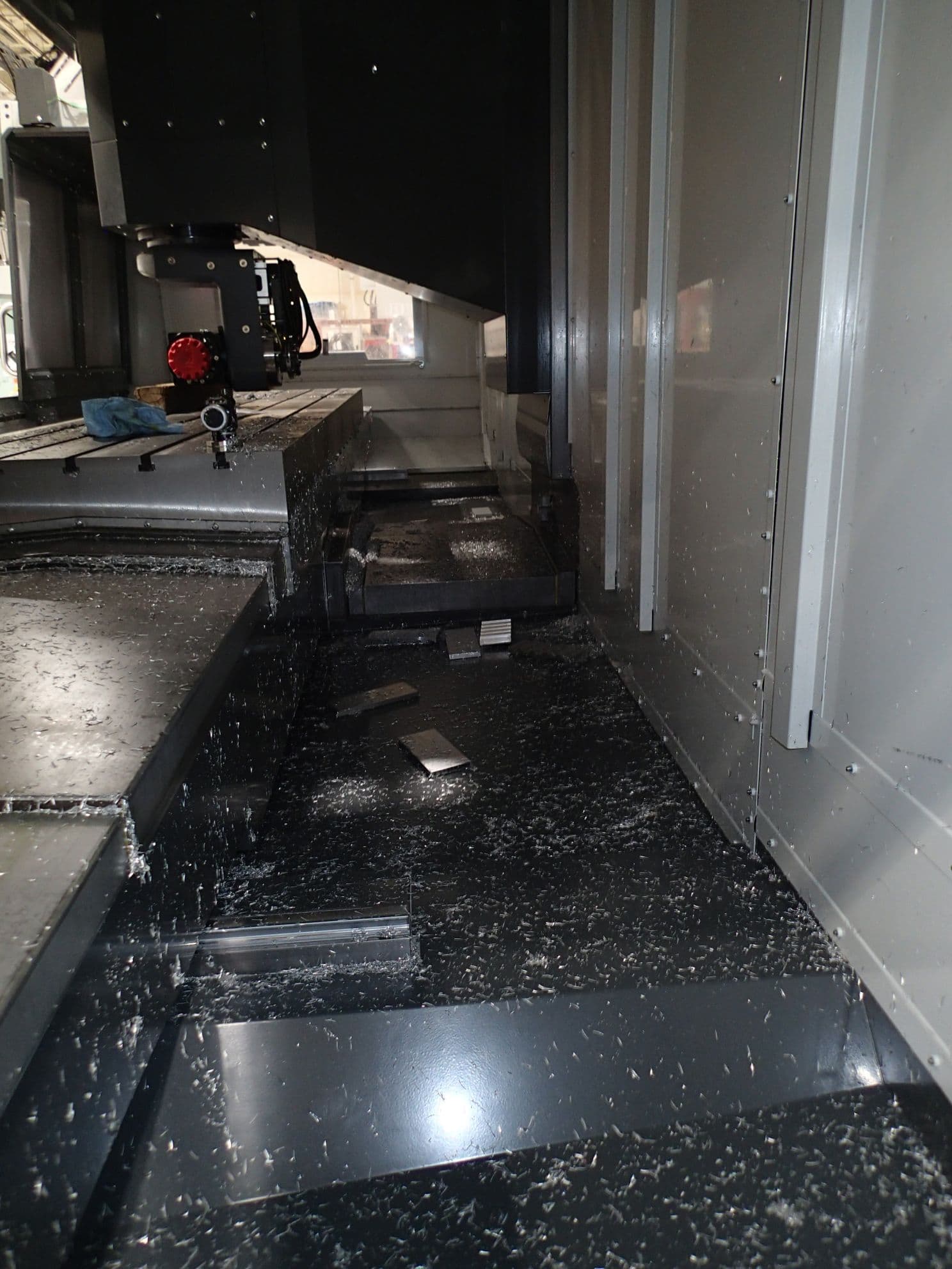 Haas VR-11 VMC, 2022 - 5 Axis, 20,000 RPM, Rigid Tapping, Chip Auger - Image 9