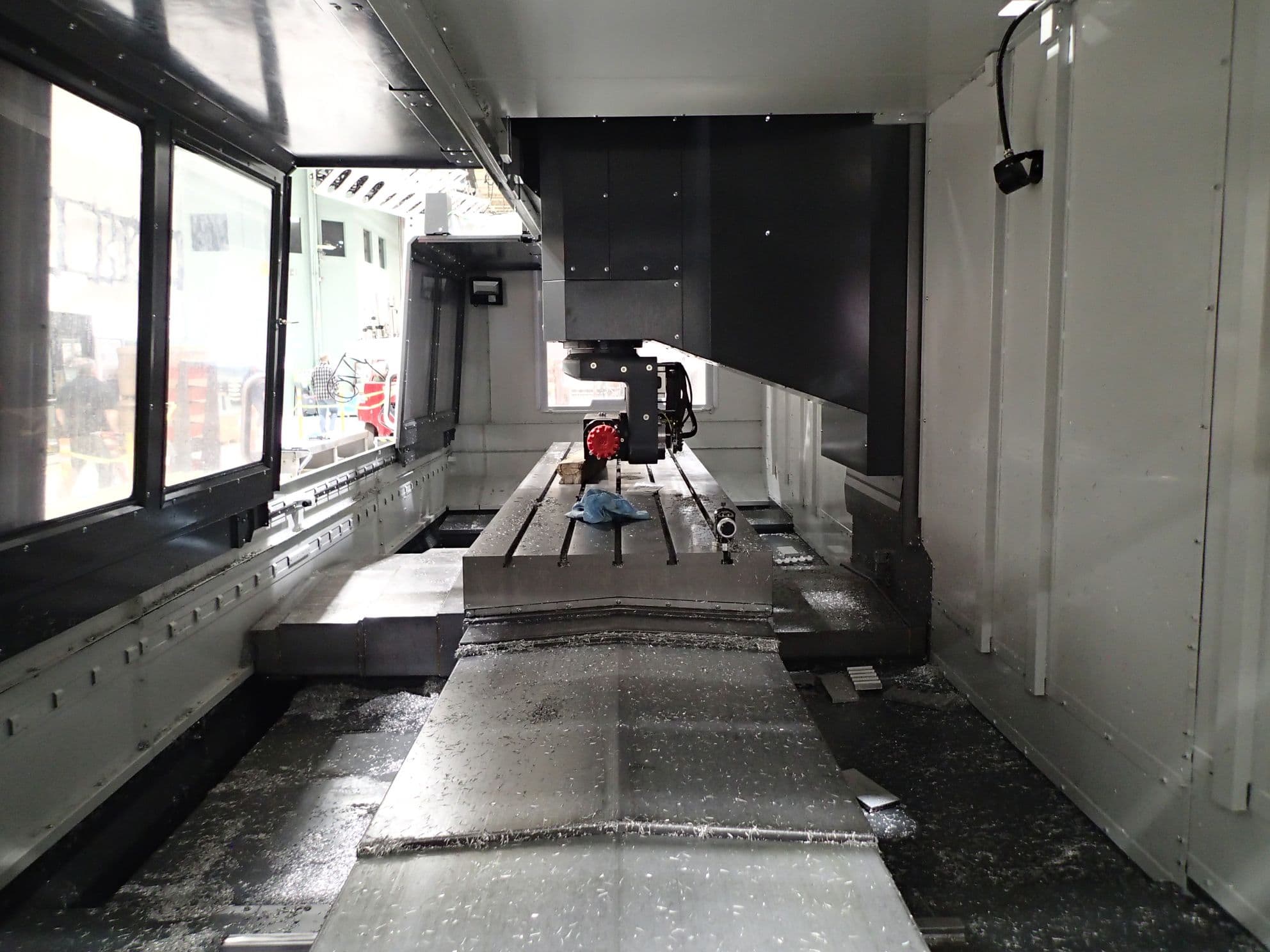 Haas VR-11 VMC, 2022 - 5 Axis, 20,000 RPM, Rigid Tapping, Chip Auger - Image 10