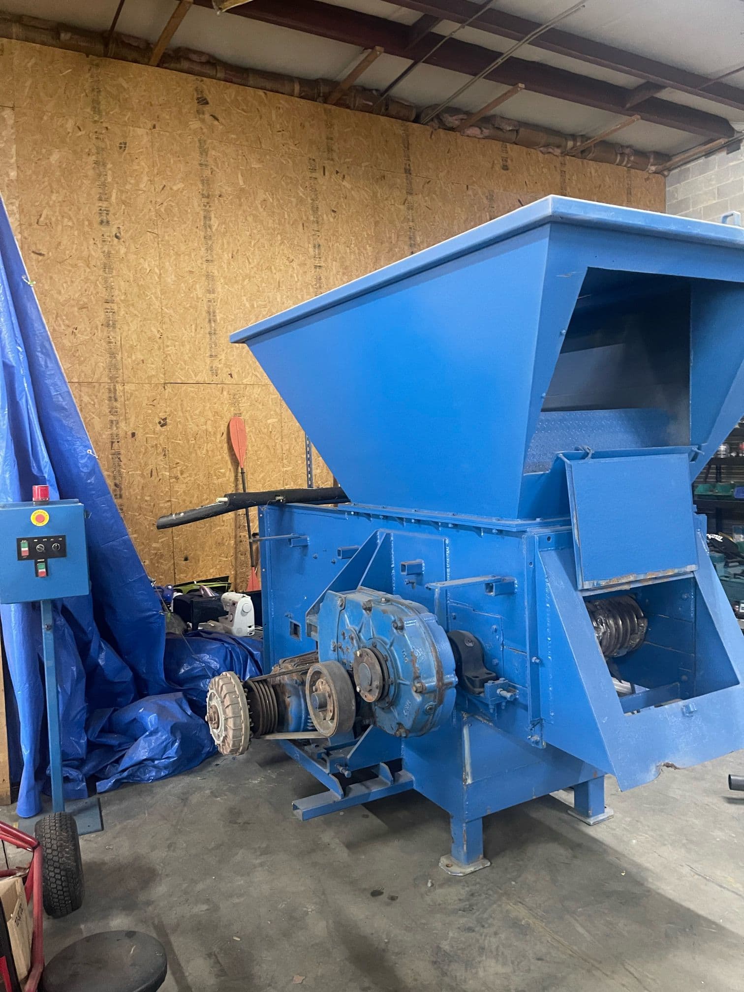 40 HP REI Renegade Single Shaft Shredder, 2010 - 30" Wide Rotor - Image 2