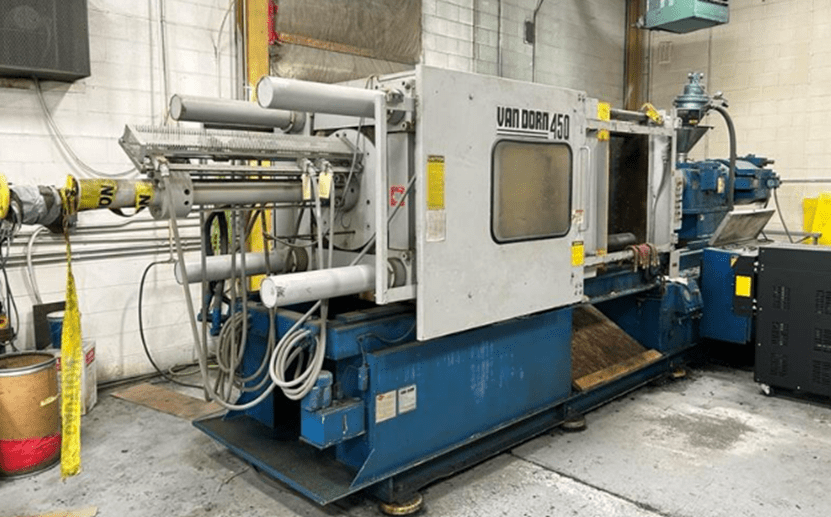 450 Ton 60 OZ Van Dorn 450-RS-60FHS Hydraulic Injection Molding Machine, 1983