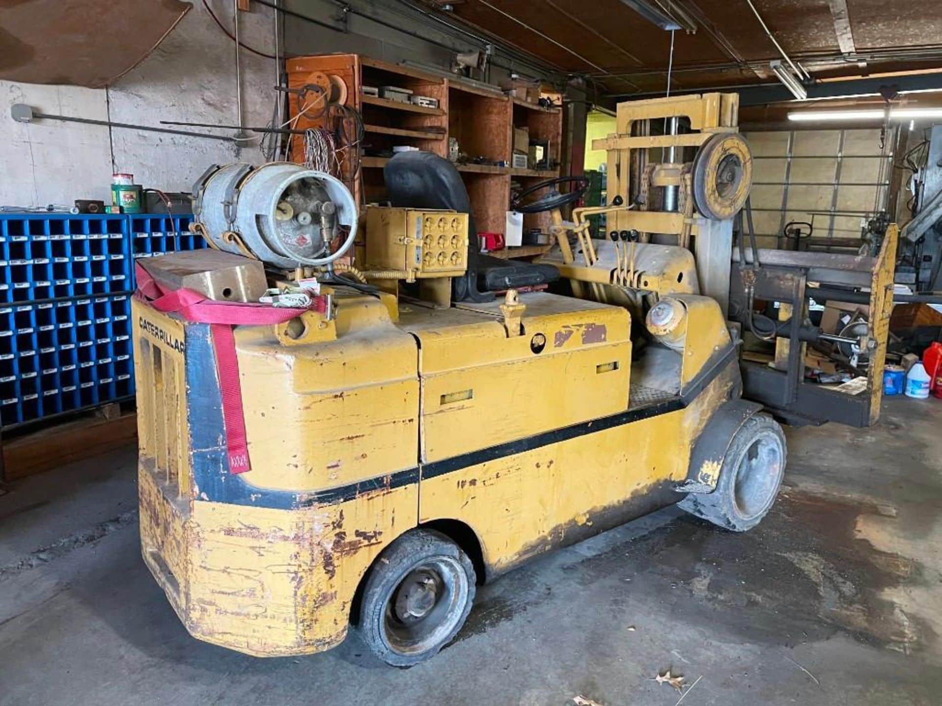 caterpillar lp forklift model t100c