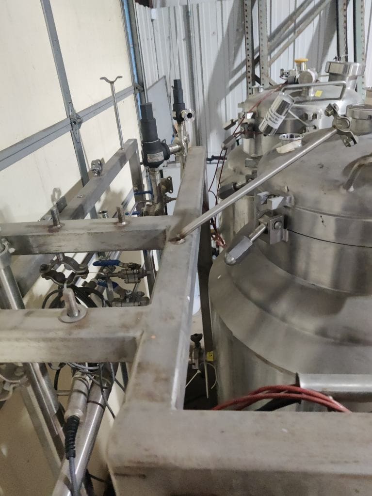 (x2) 100 Gallon Vertical Stainless Steel Tanks, Fermentation Skid, Jacketed, Agitated, 1997 - Image 6