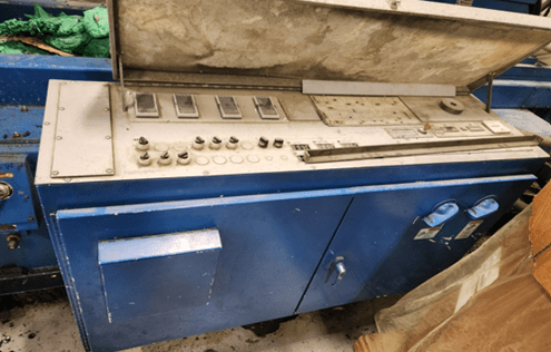 450 Ton 60 OZ Van Dorn 450-RS-60FHS Hydraulic Injection Molding Machine, 1983 - Image 9