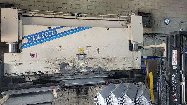 250 ton x 14' Wysong F66-250-168 Hydraulic Press Brake, 2001 - 2-Axis, Tooling Included