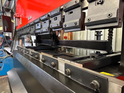 88 Ton x 8' Amada RG-80 NC Press Brake, 1984 - NC9EX Control - Image 3