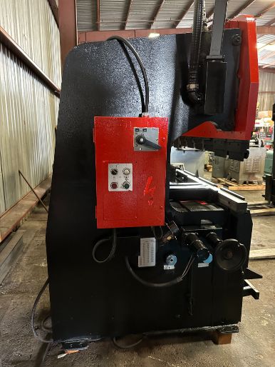 88 Ton x 8' Amada RG-80 NC Press Brake, 1984 - NC9EX Control - Image 4