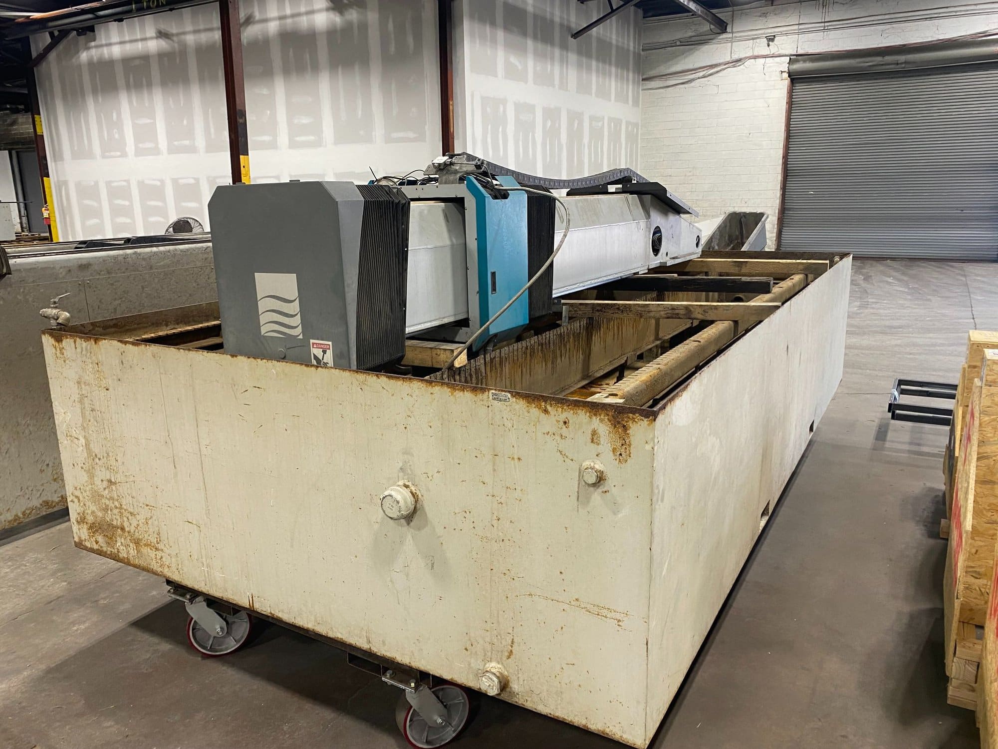 6' x 12' FLOW Mach3 Waterjet, 2014 - 92,000PSI, Hyperjet50 Intensifier Pump Included - Image 2