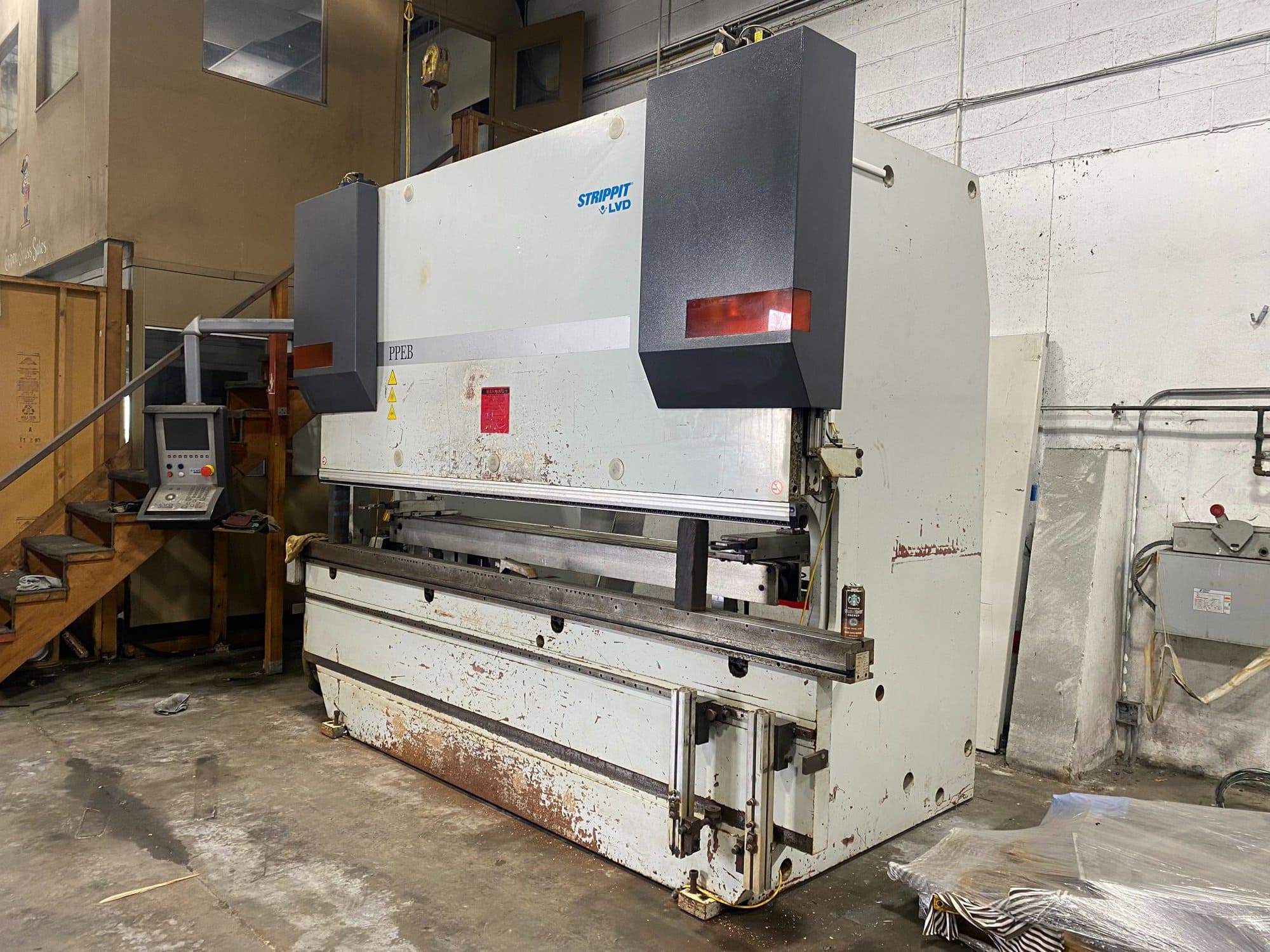 150 Ton x 10' LVD Strippit PPEB 150BH10 CNC Press Brake, 2004 - CNC Crowning - Image 2