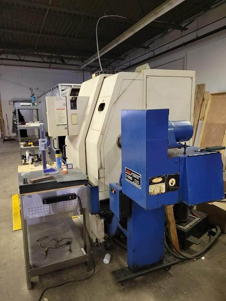 Daewoo Puma 12L-B CNC Lathe, 1997 - Tailstock, Chip Conveyor - Image 2