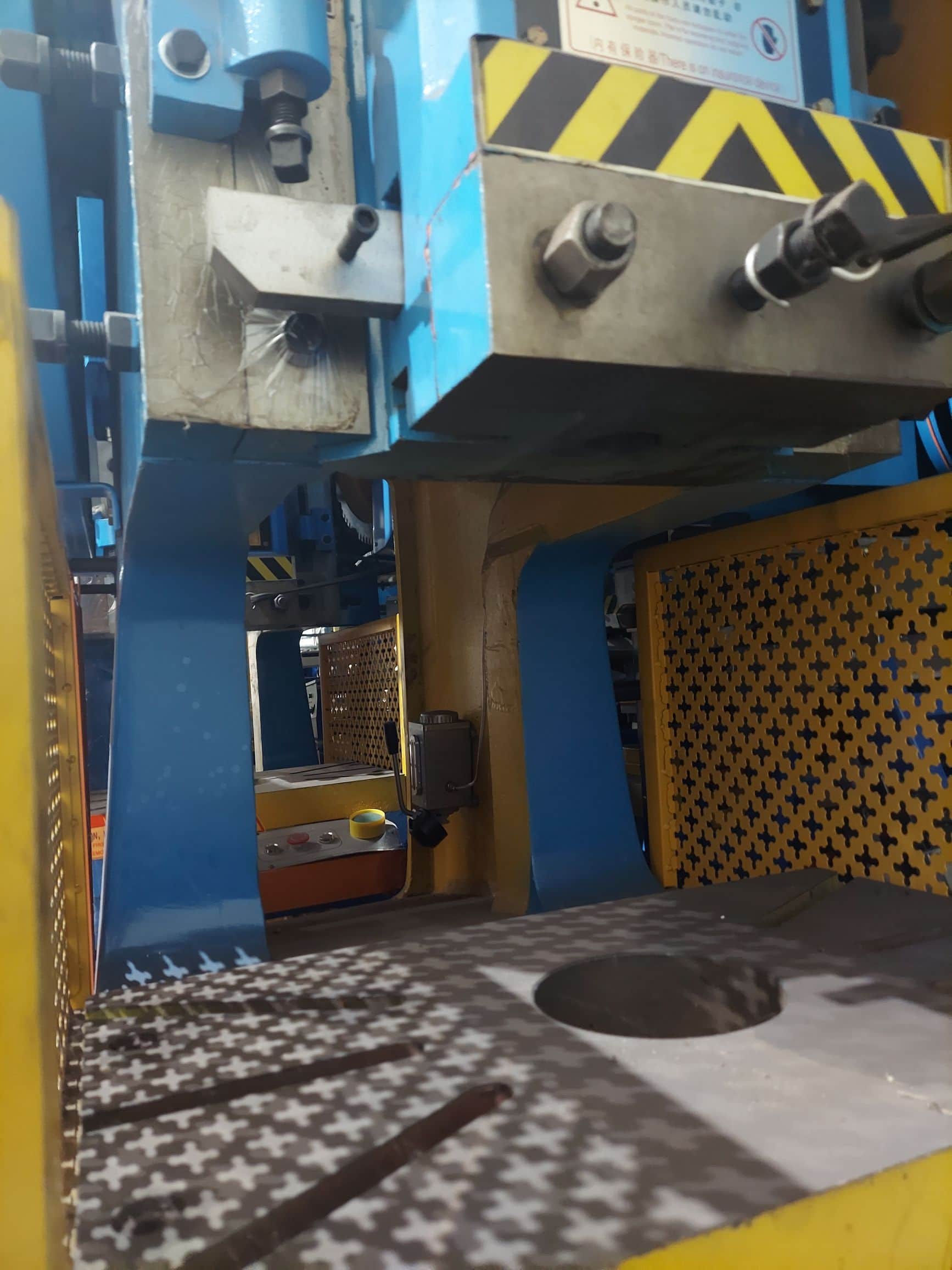 40 Ton Krrass J21S-40T Open Depth-Throat Mechanical Punching Machine, 2018 - Available Immediately! - Image 21
