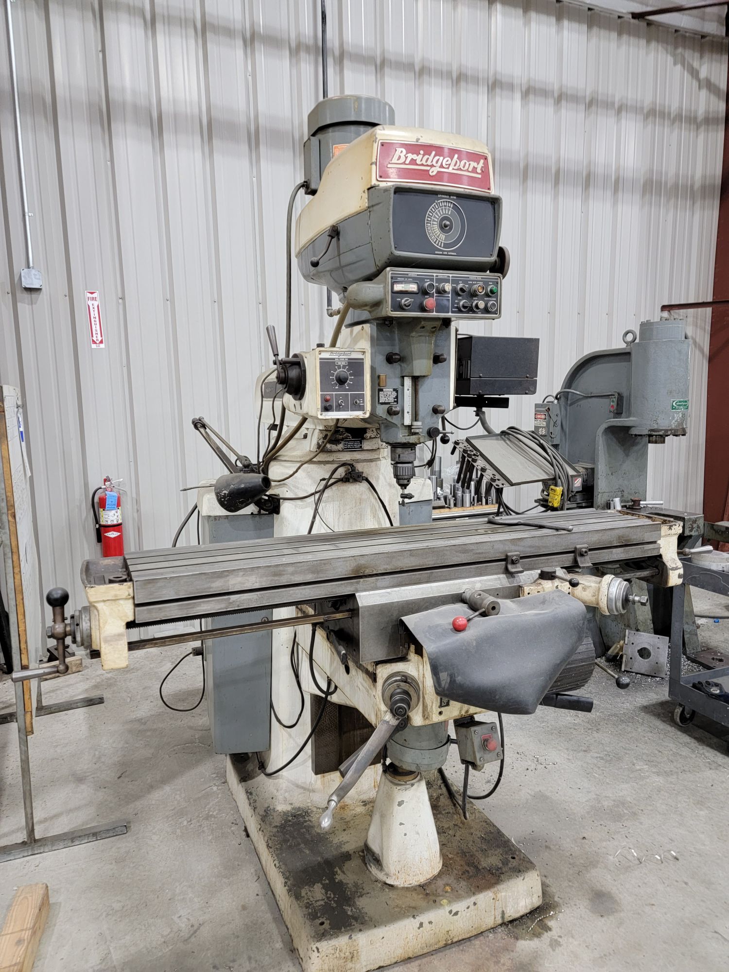 Bridgeport Series 2 Knee Mill, 1980