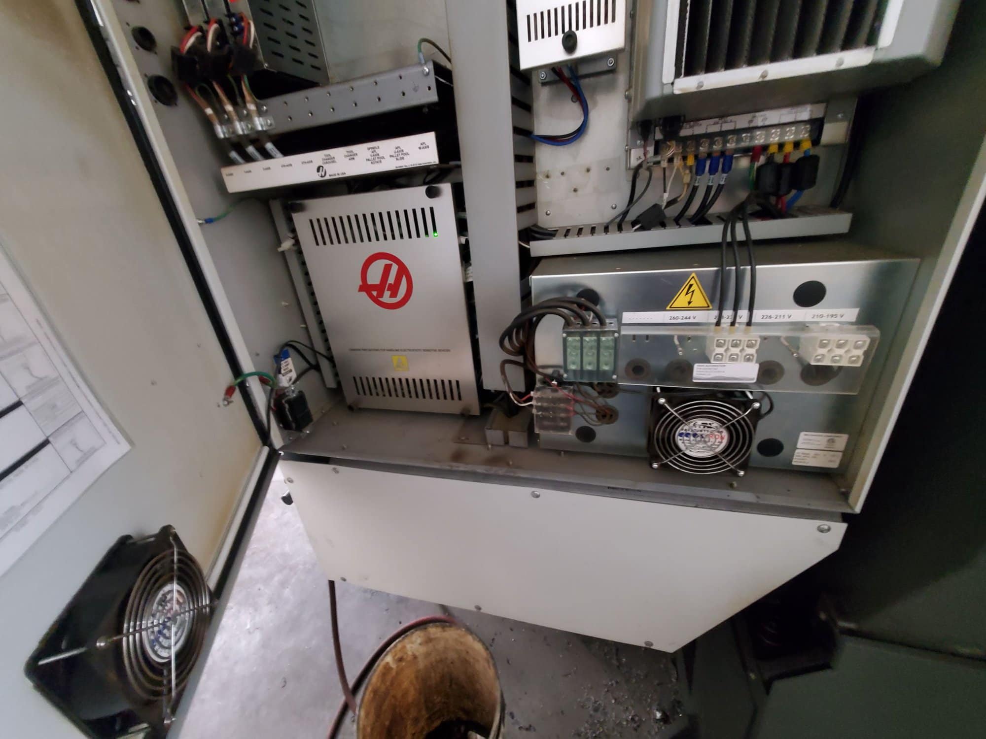Haas VF-4 VMC, 2020 - Through Spindle Coolant, Chip Auger, Low Hours - Image 4