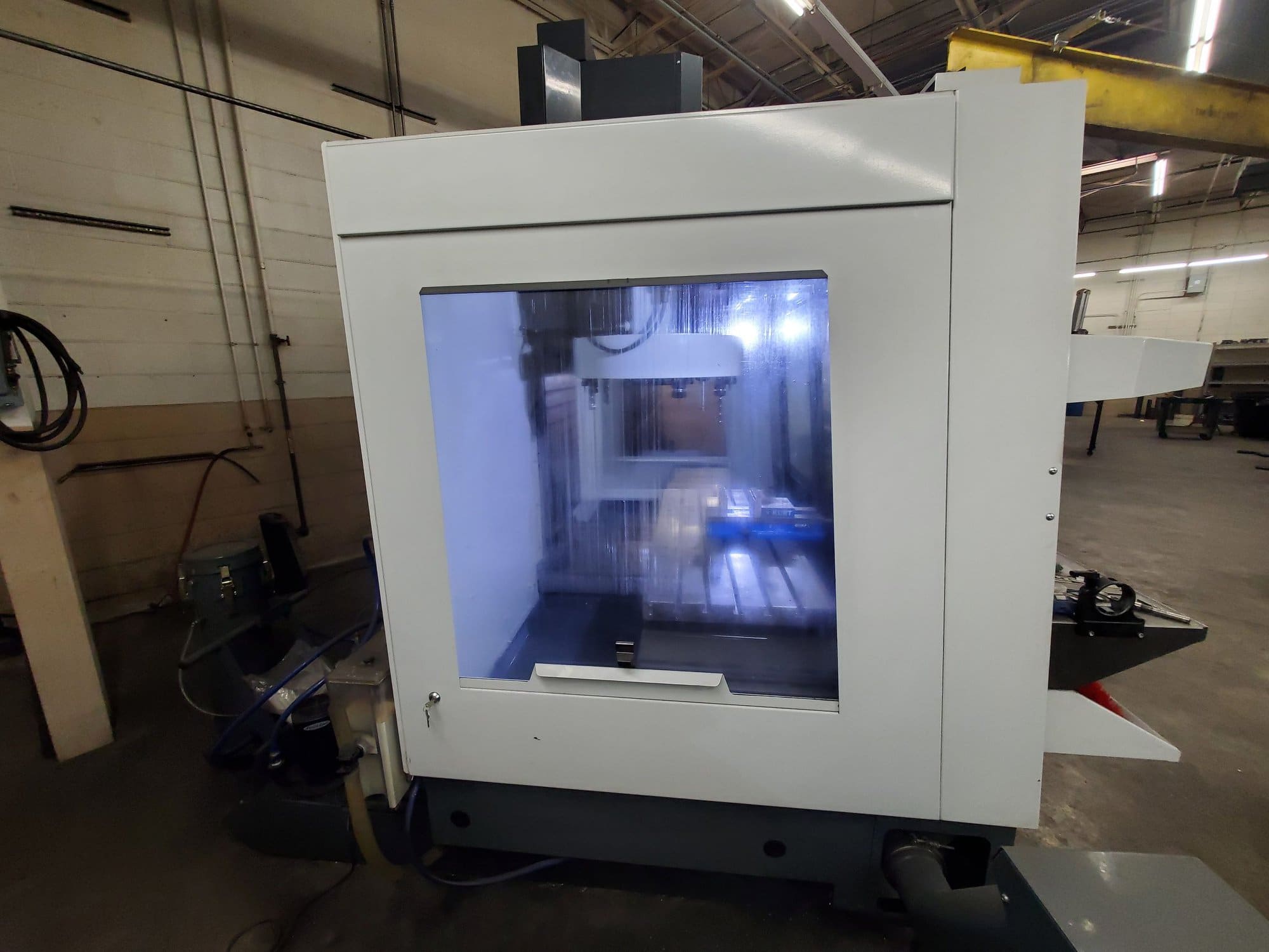 Haas VF-4 VMC, 2020 - Through Spindle Coolant, Chip Auger, Low Hours - Image 8