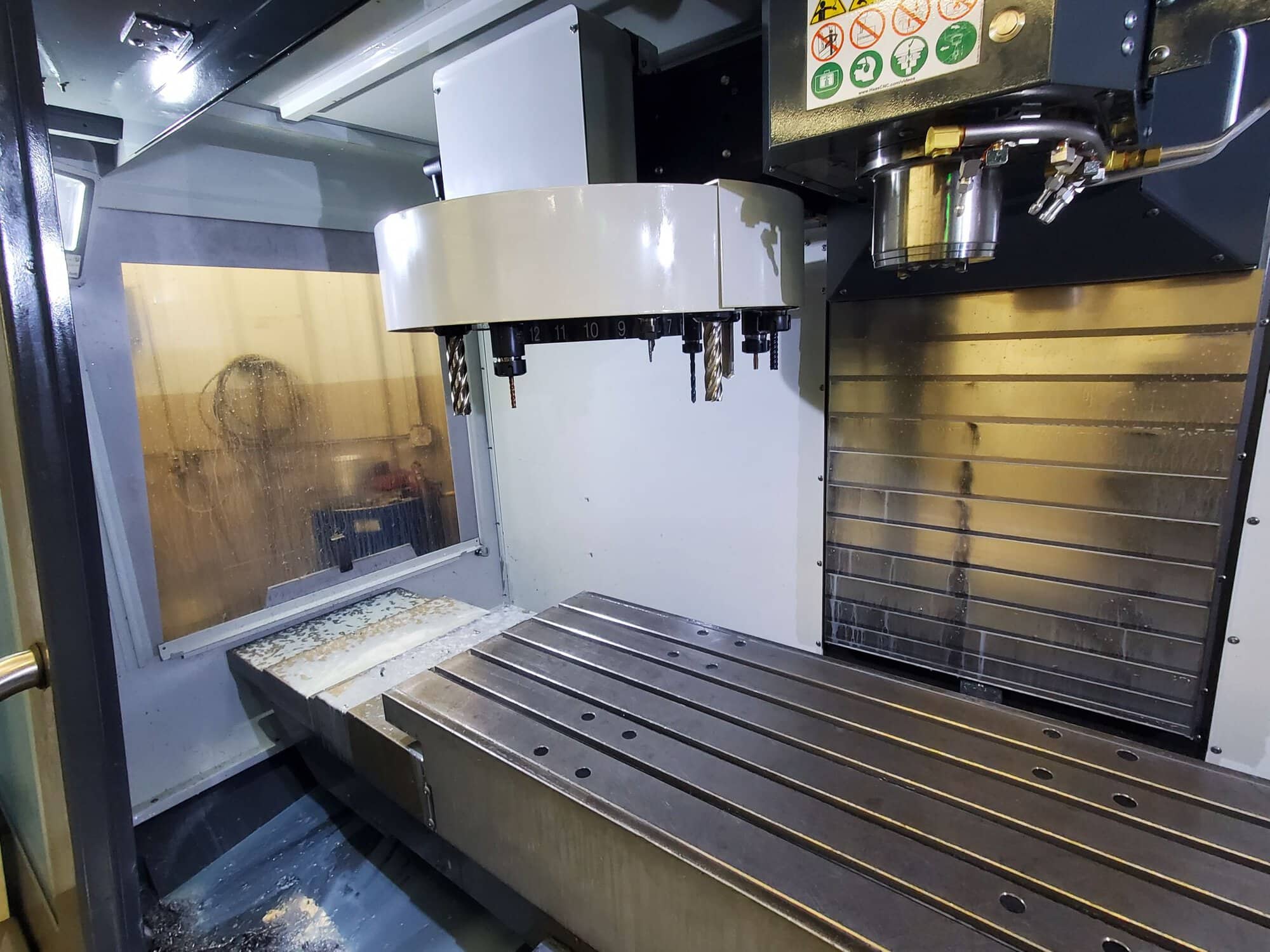 Haas VF-4 VMC, 2020 - Through Spindle Coolant, Chip Auger, Low Hours - Image 15