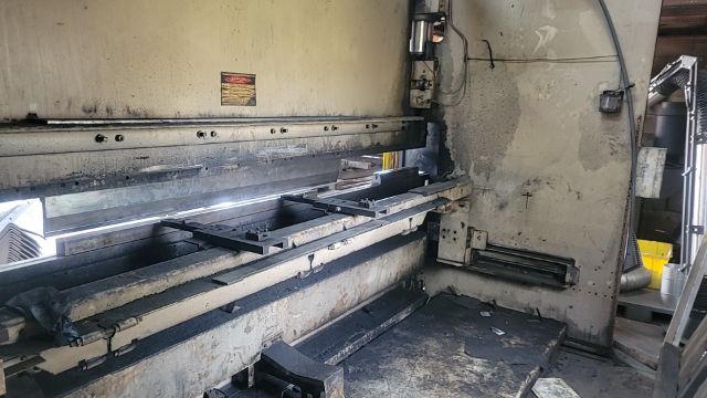 250 ton x 14' Wysong F66-250-168 Hydraulic Press Brake, 2001 - 2-Axis, Tooling Included - Image 4