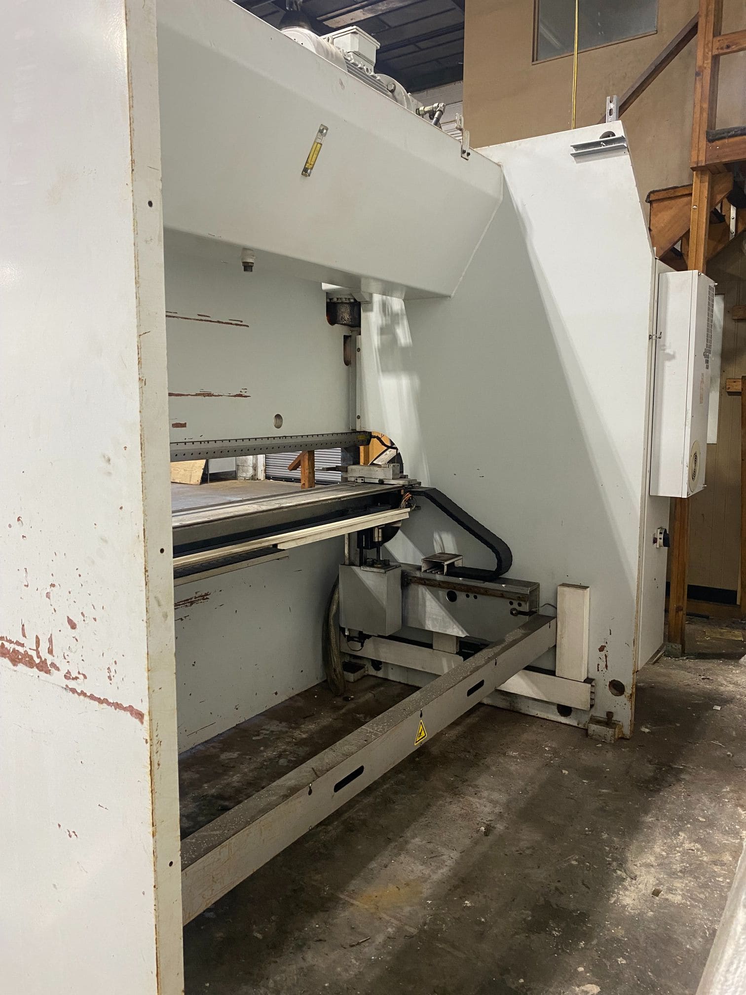 150 Ton x 10' LVD Strippit PPEB 150BH10 CNC Press Brake, 2004 - CNC Crowning - Image 5