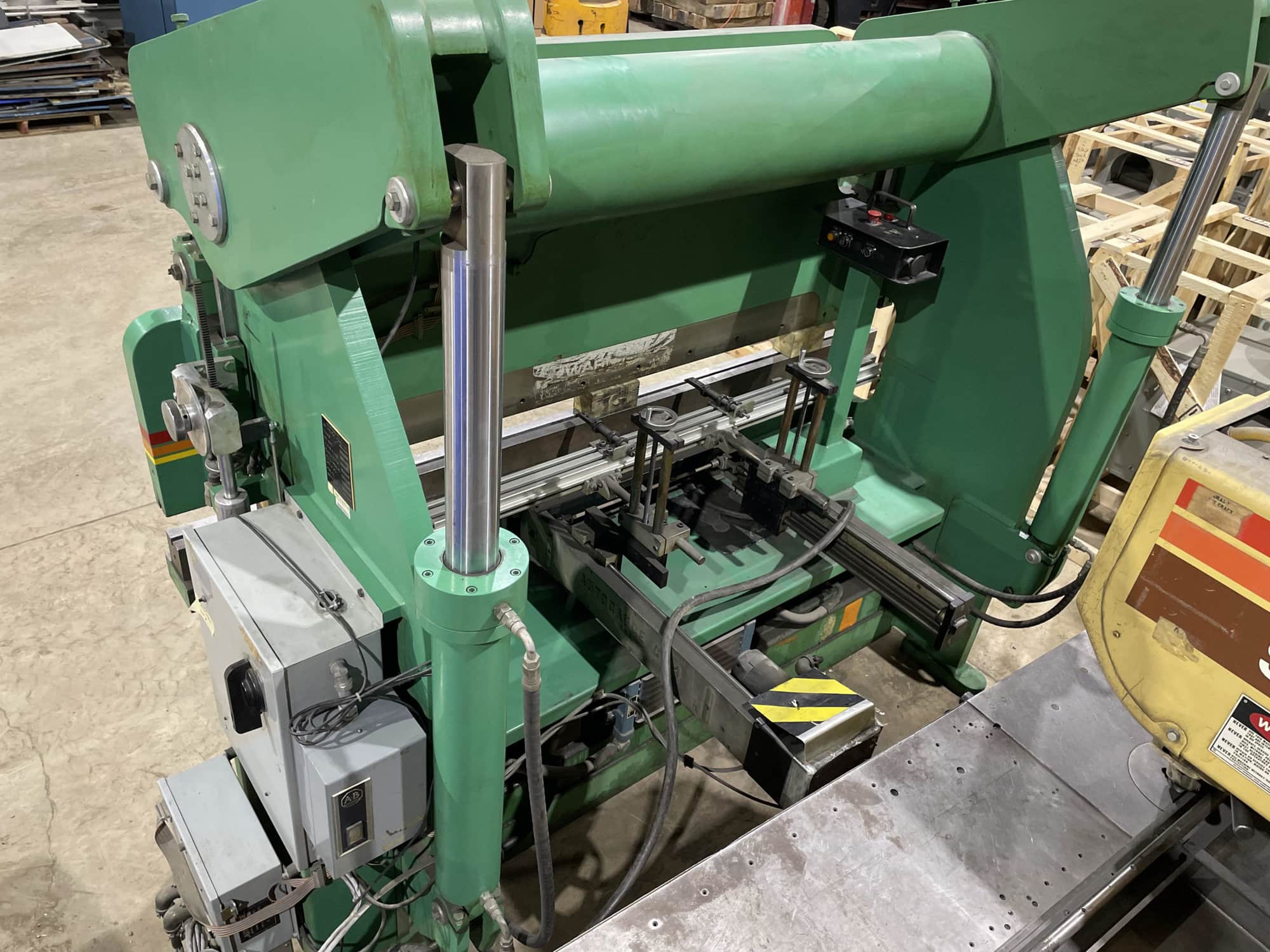 100 Ton x 8' Accurpress 71008 CNC Press Brake, 1987 - Automech 1000, Very Clean - Image 4