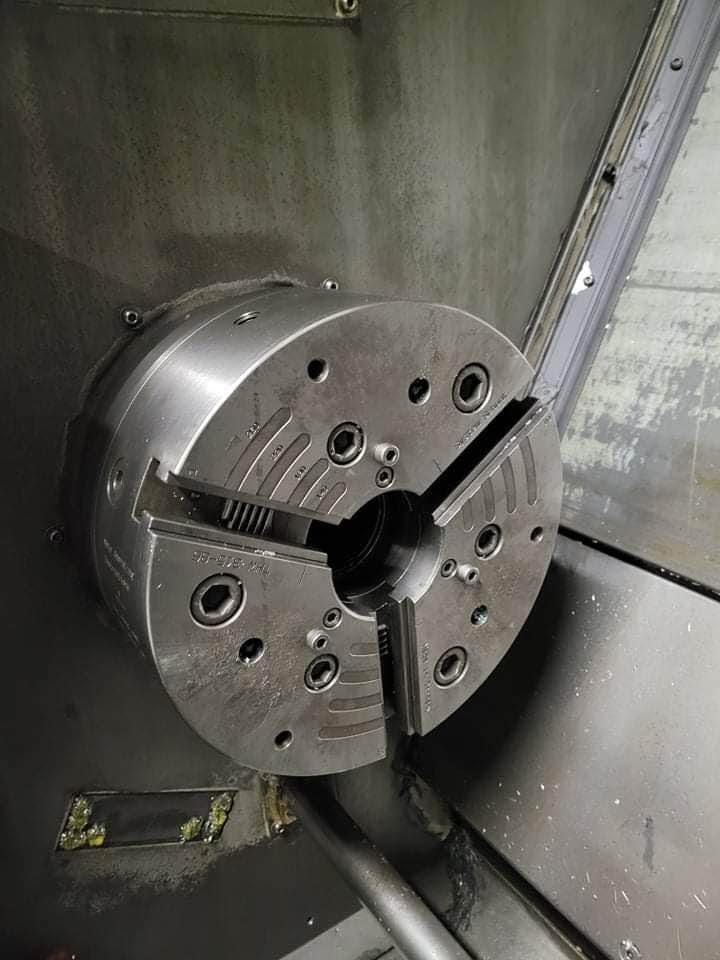 Daewoo Puma 12L-B CNC Lathe, 1997 - Tailstock, Chip Conveyor - Image 8