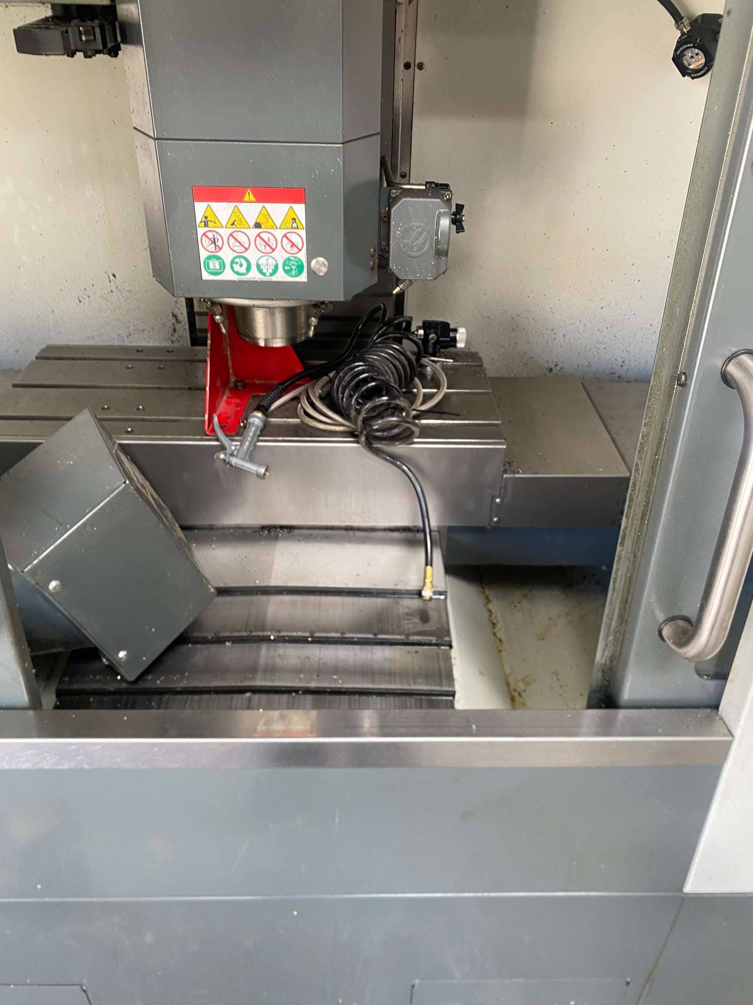Haas VF-2SS VMC, 2018 - Tool Setter, Chip Auger, Programmable Coolant - Image 11