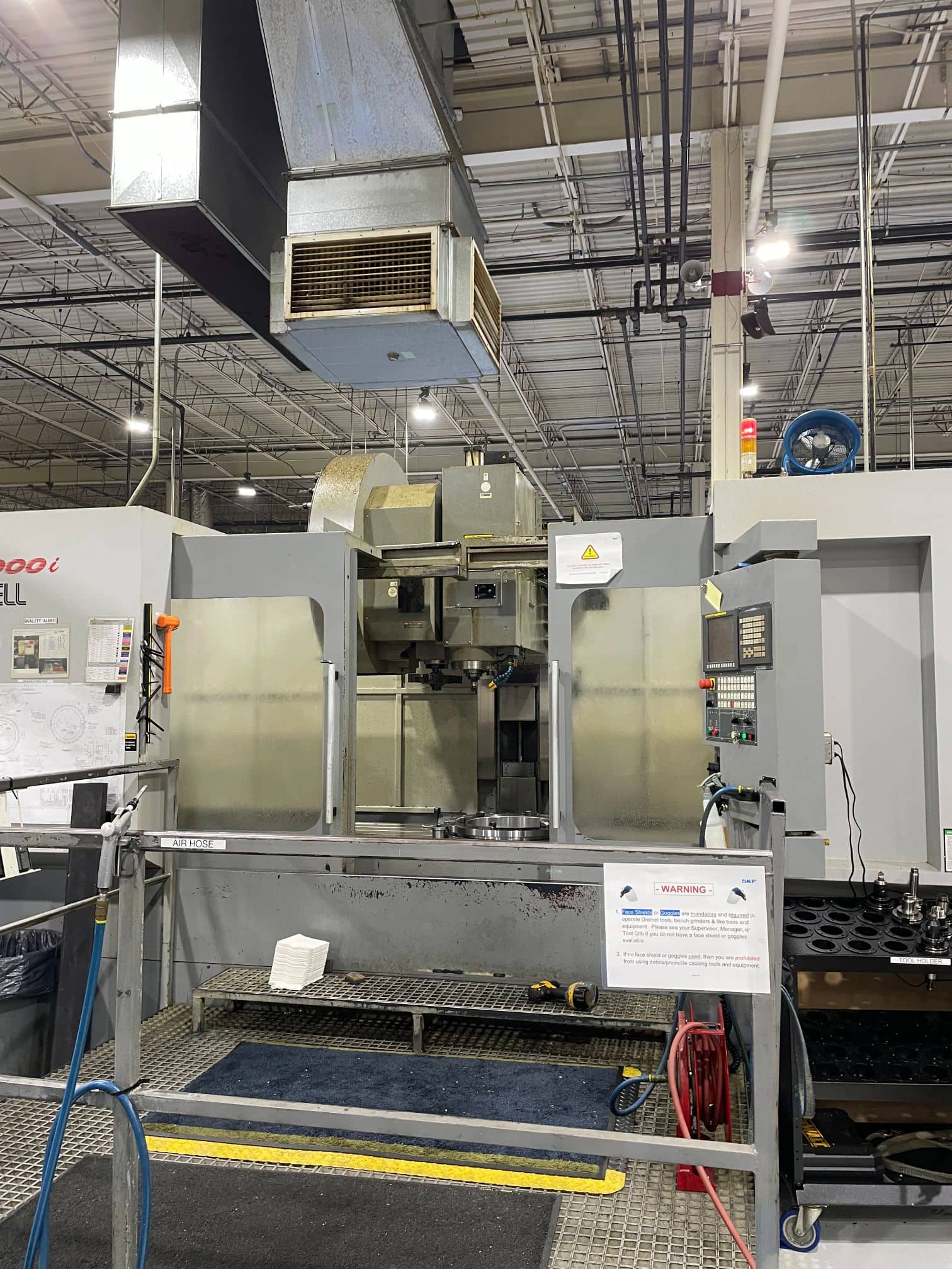 Leadwell MCV-2000i CNC VMC, 2008 - Chip Auger, Fanuc Control, 50Taper