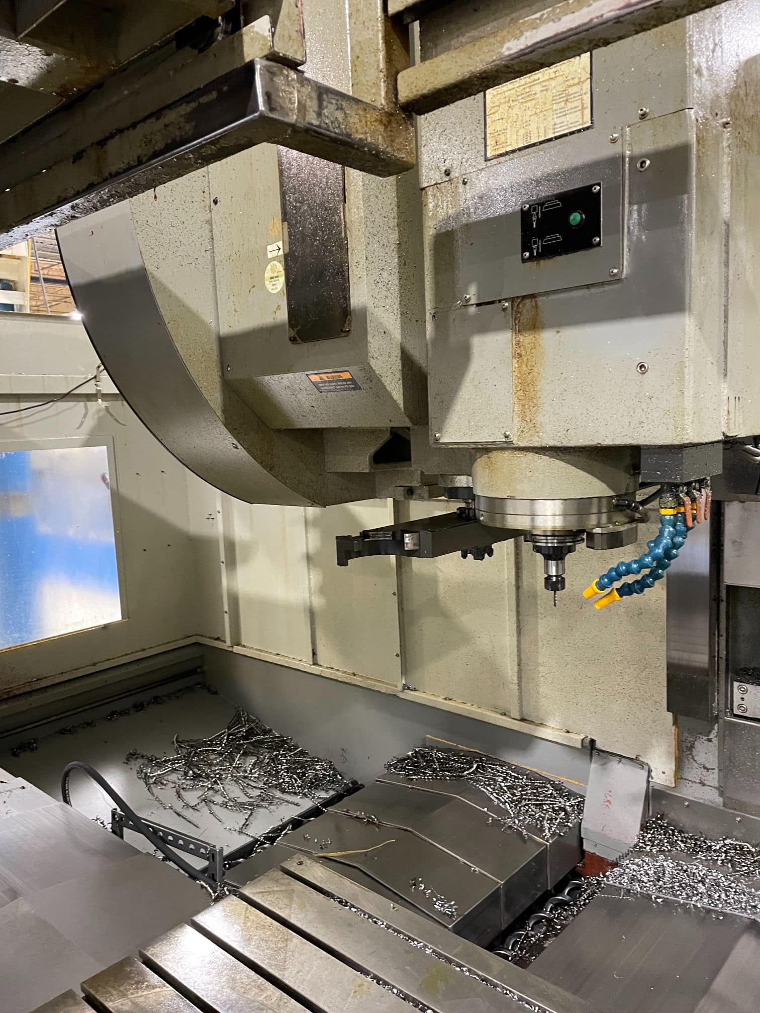 Leadwell MCV-2000i CNC VMC, 2008 - Chip Auger, Fanuc Control, 50Taper - Image 5