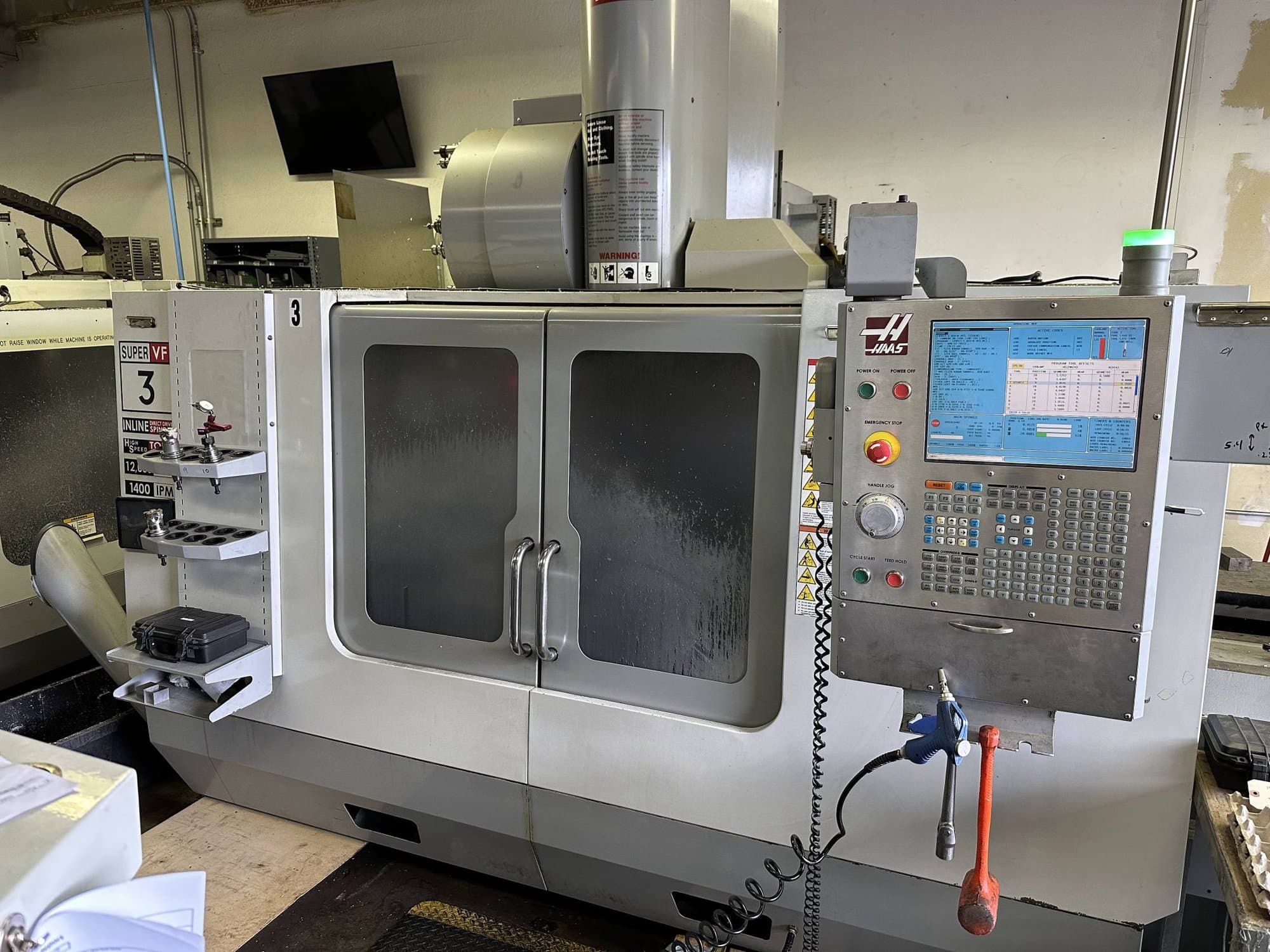 Haas VF-3SSAPC CNC VMC, 2009 - High Speed, Renishaw Probe, Riser Block, Chip Auger