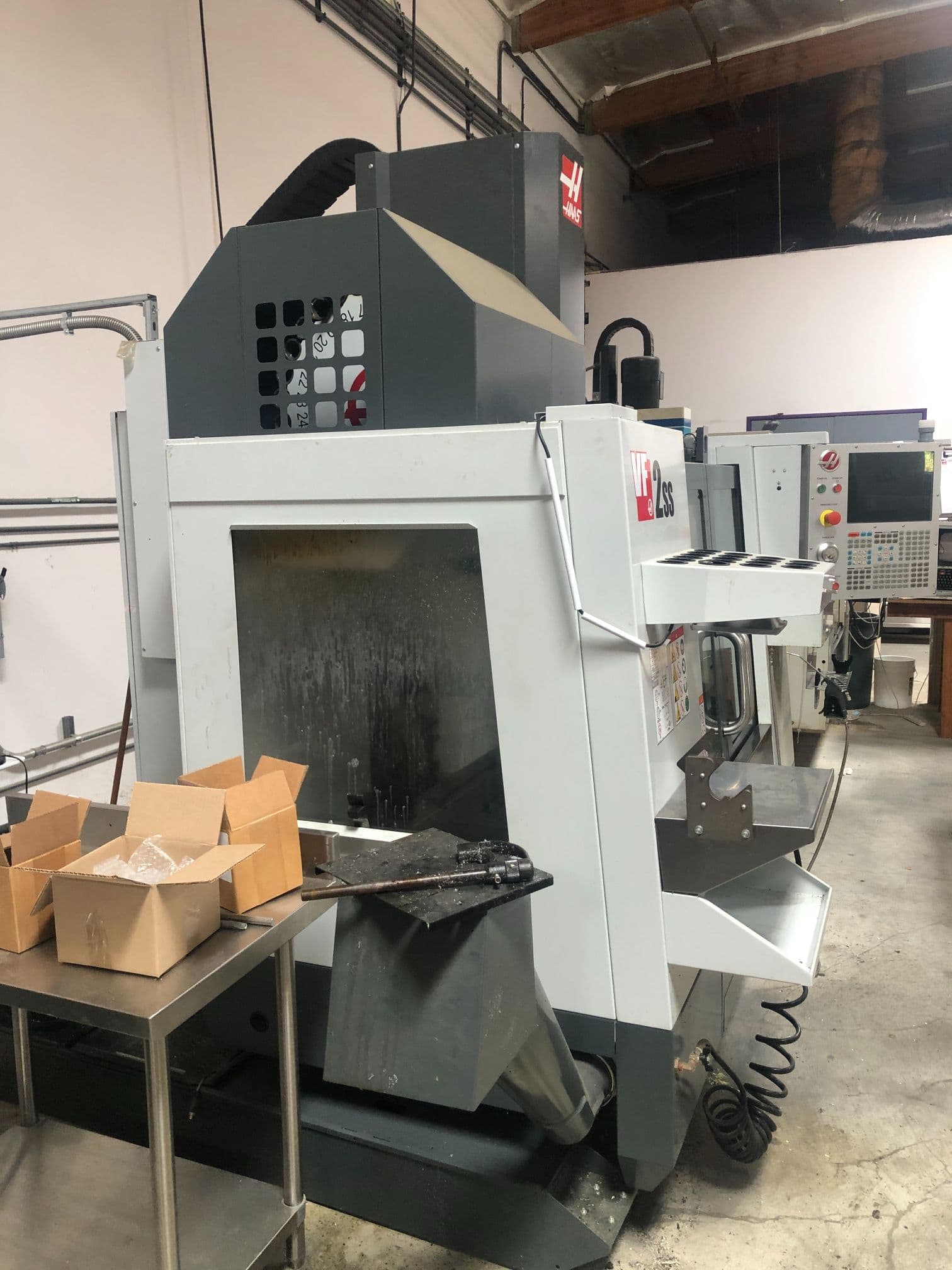 Haas VF-2SS VMC, 2018 - Tool Setter, Chip Auger, Programmable Coolant - Image 5