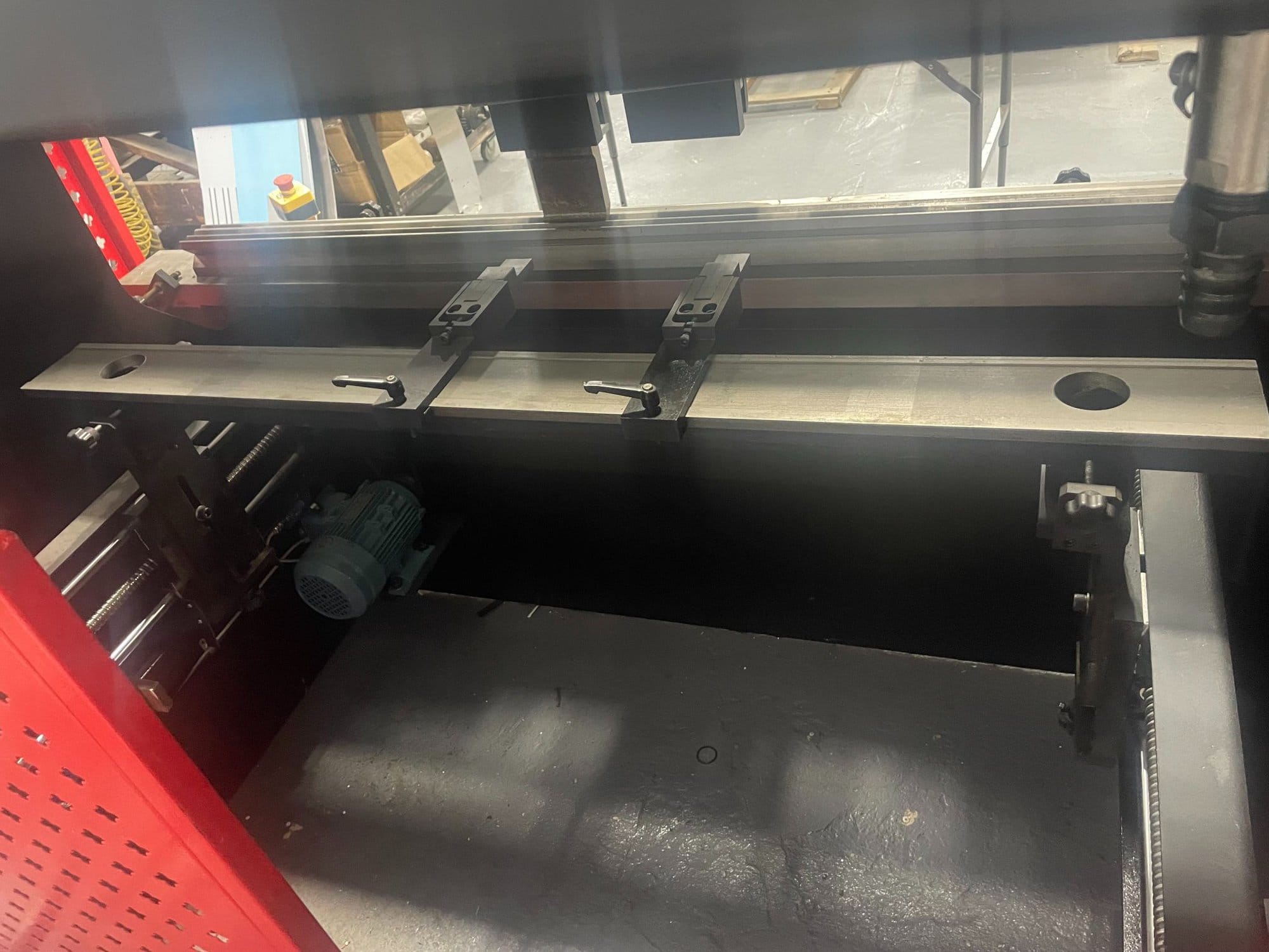 44 Ton x 6' Eastern EHB-4506 Hydraulic Press Brake, 2017 - Image 6