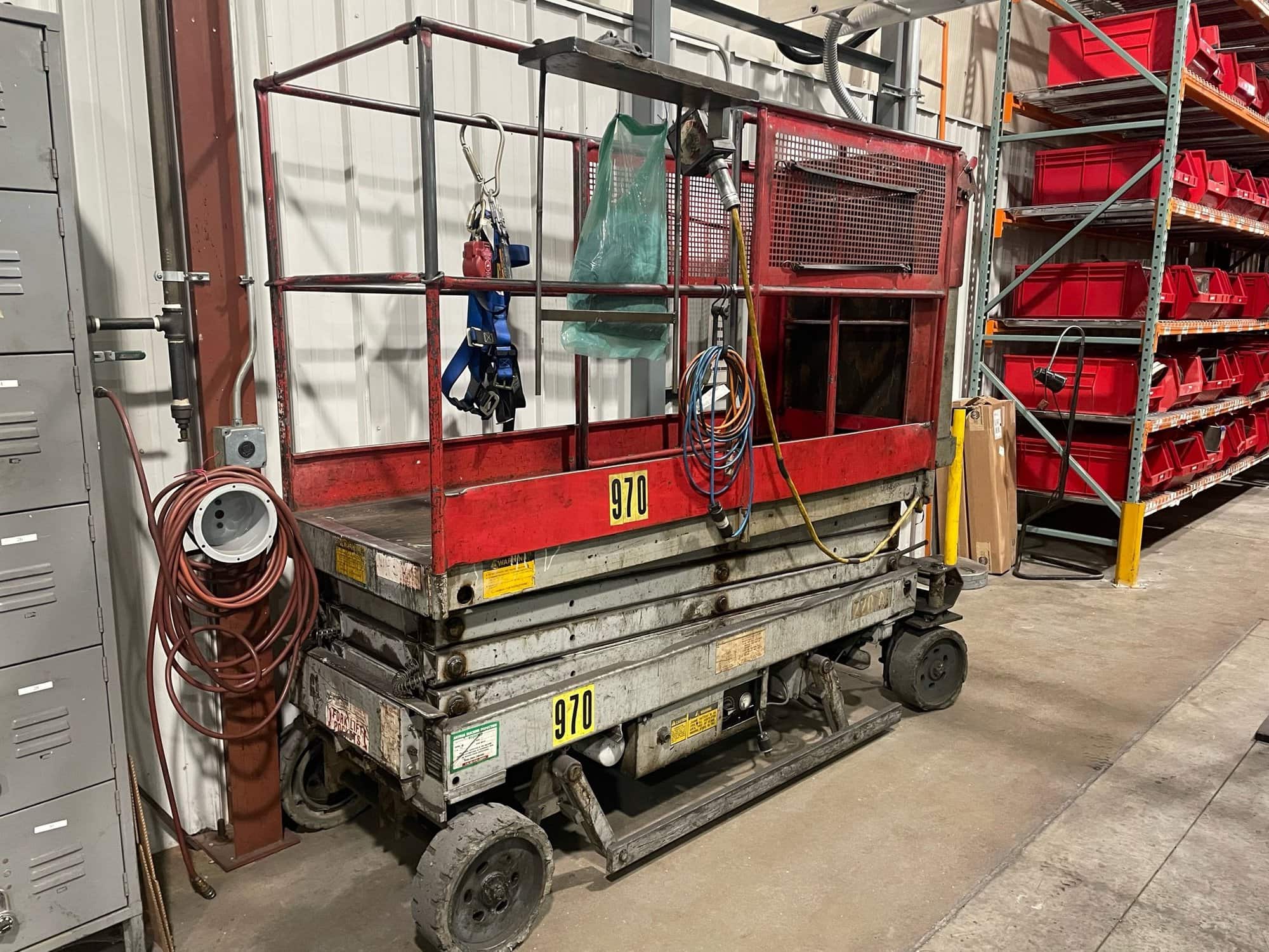 Heff-T-Herman 220AM Made by MEC Scissor Lift - Image 3
