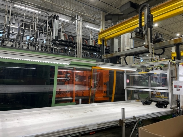 500 Ton 38.7 oz Shot Size Engel TG 2550/500 WP-US-EC100-A03 Injection Molding Machine, 2004 - Core Pull, Hydraulic Knockout, Robot Interface, Under Power, Toggle Clamp, Magnetic Platen
