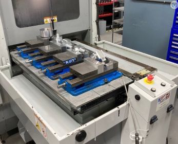 Haas VF-3SSAPC CNC VMC, 2009 - High Speed, Renishaw Probe, Riser Block, Chip Auger - Image 5