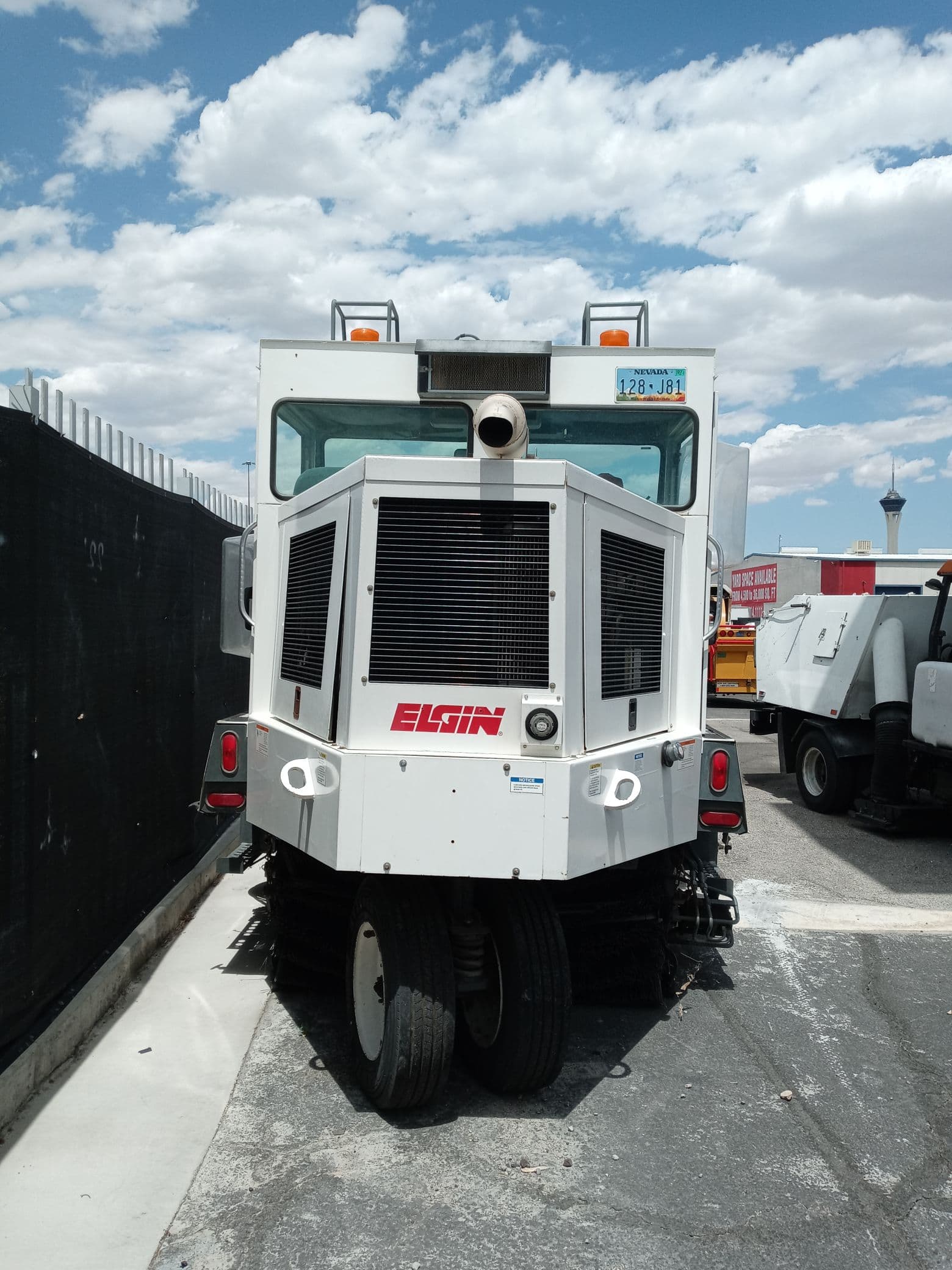 Elgin Pelican Street Vacuum Sweeper, 2006 - Image 3
