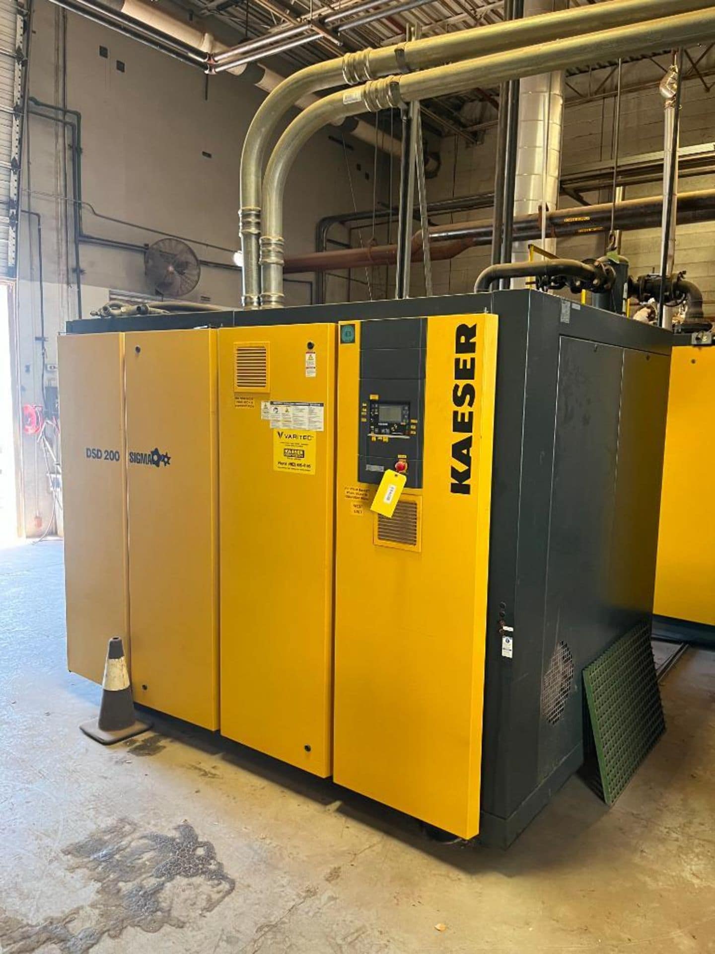 2014-kaeser-dsd-200-air-compressor-250hp-442-running-hours-7775-load-hours-lot347 2014 kaeser dsd 200 air compressor 250hp with 28442 running hours and 7775 load hours