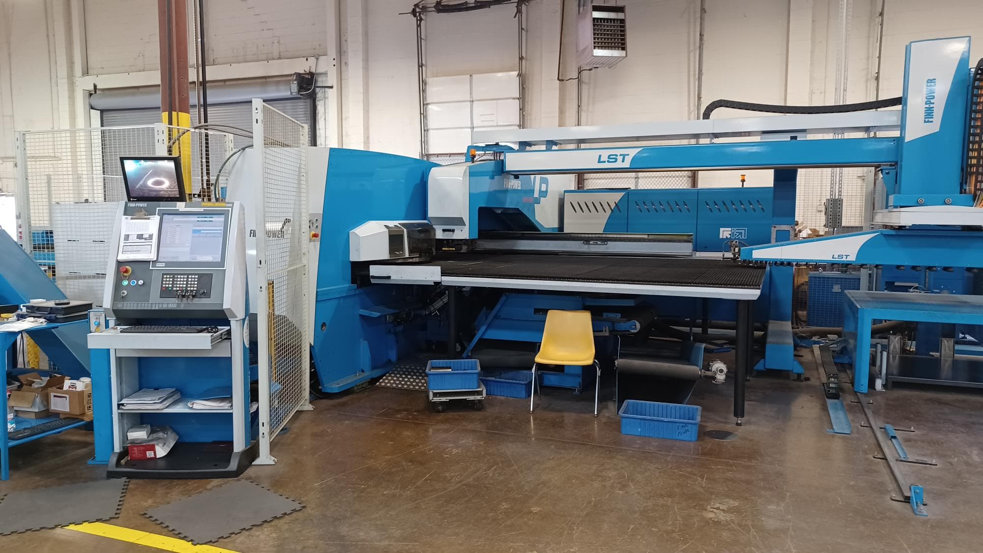 3000 Watt Finn-Power LP6 CO2 Laser/Punch Combo, 2010 - w/ load/unload - Image 4