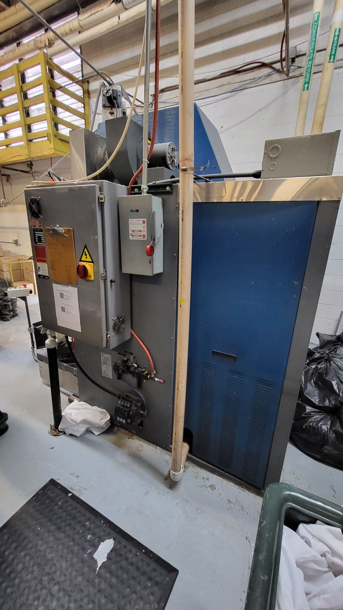 Colmac 3-CPU Triple Buck Shirt Press, 2007 - Image 2