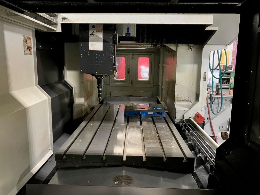 Yama Seiki VP2012HD CNC Bridge Mill, 2014 - Chip Blaster, 4th Axis Pre-Wire, 6k spindle with Gear Box, Fanuc Control - Image 4