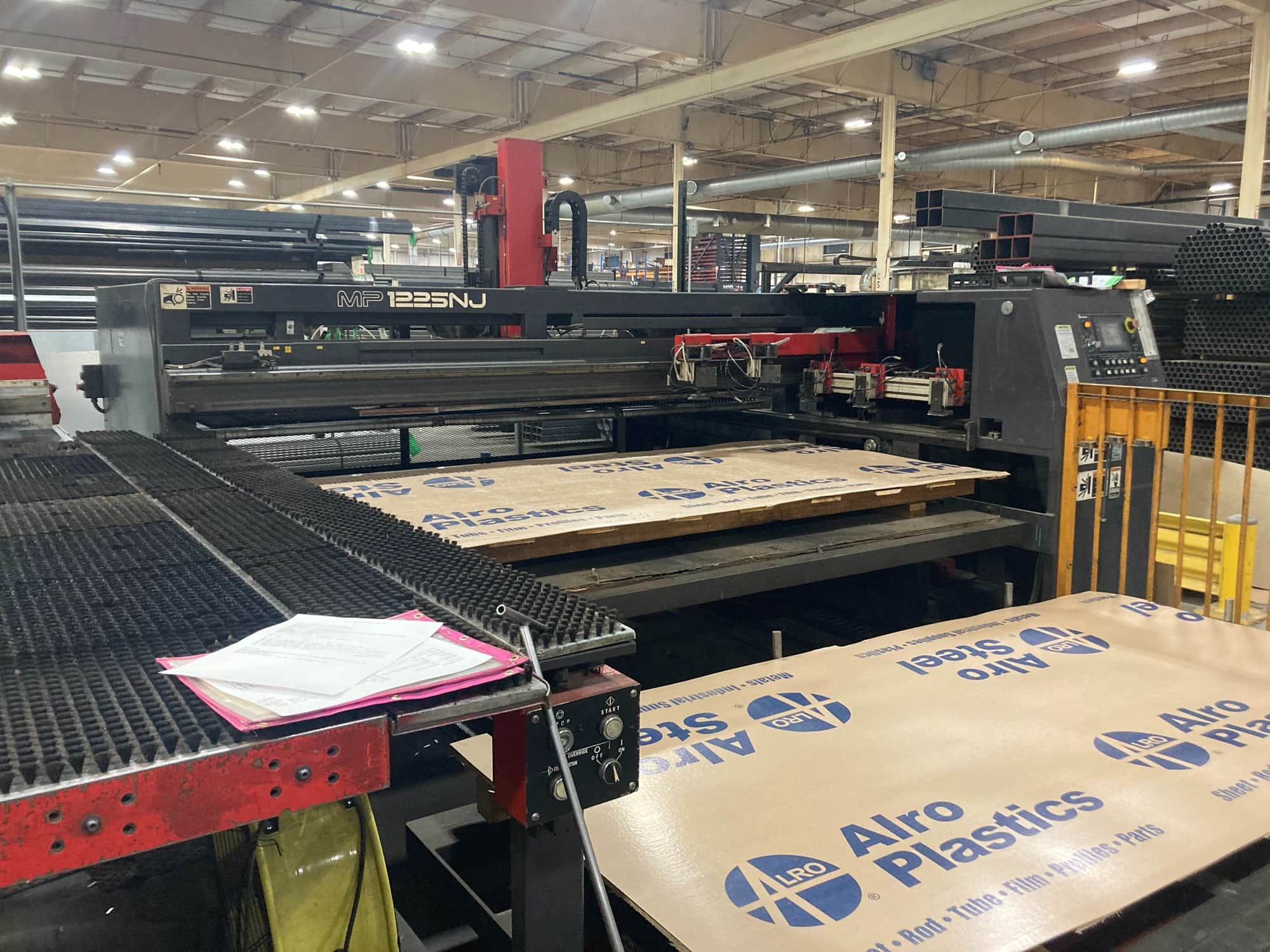 33 Ton Amada VIPROS 358 King II CNC Turret Punch, 1999 - Load/Unload, Chiller, Tool Sharpener - Image 4
