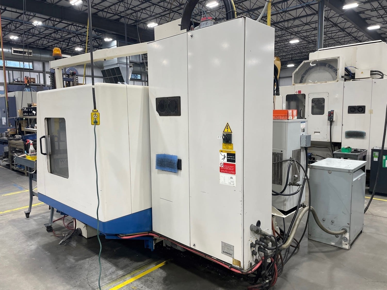 Daewoo DMV 500 CNC VMC, 1999 - 4th Axis Wired and Ready - Image 5