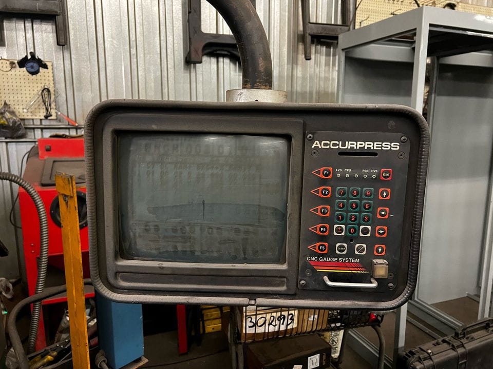 175 Ton x 12' Accurpress 717512, 1990 - CNC Backgauge and Tooling - Image 5